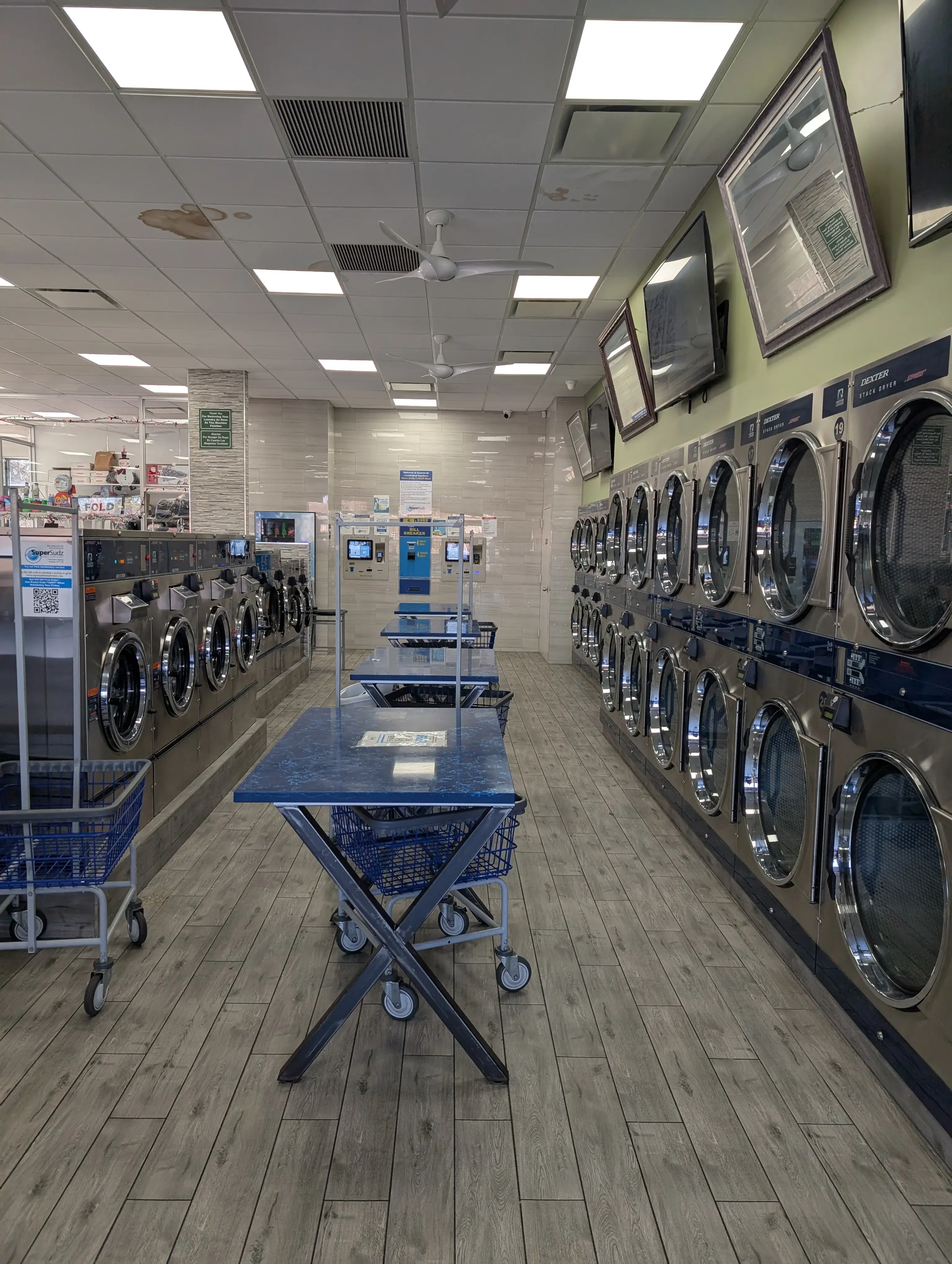 SuperSudz Laundromat | Bay Shore location