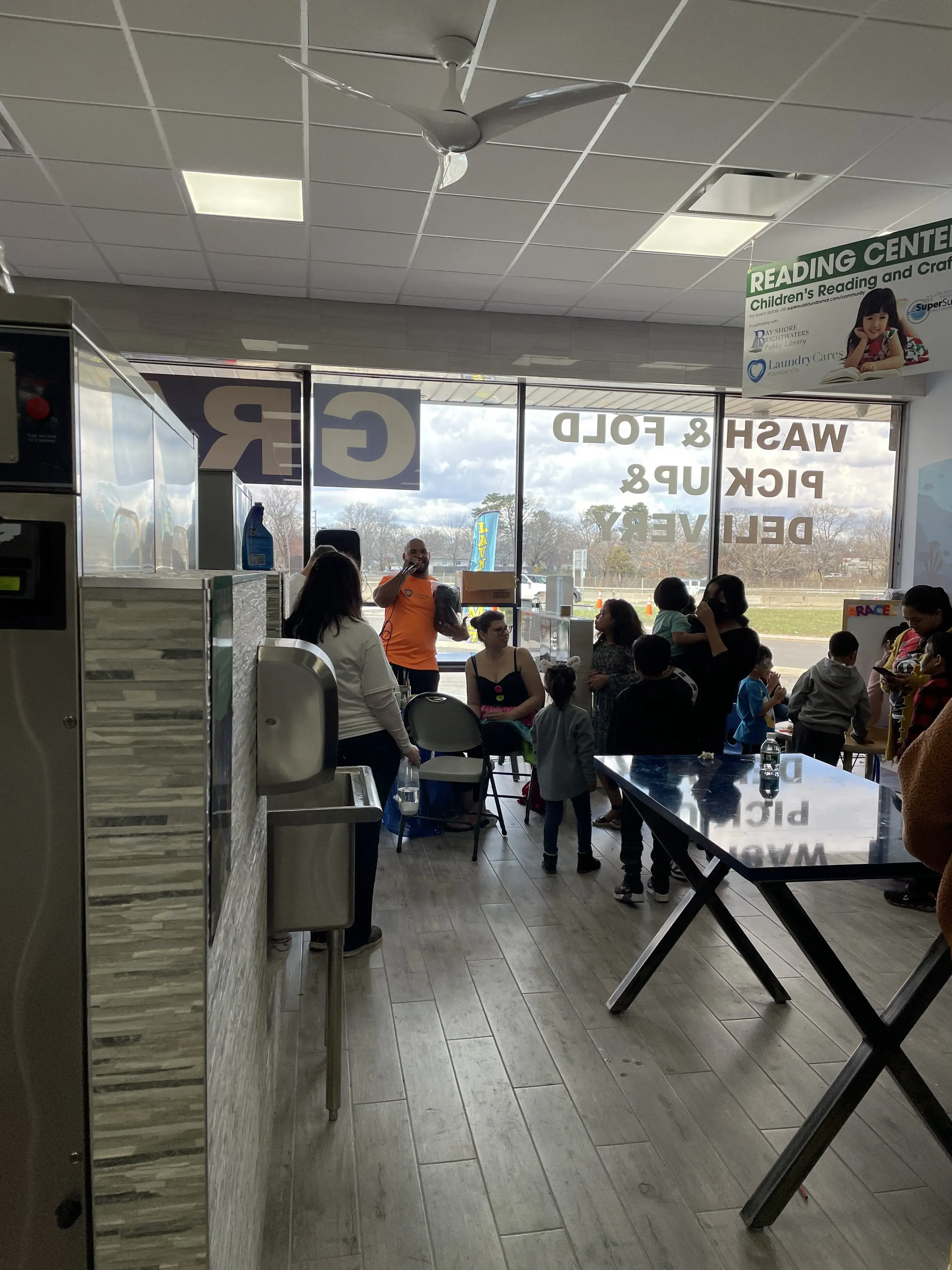 SuperSudz Laundromat | Brentwood - Image 7