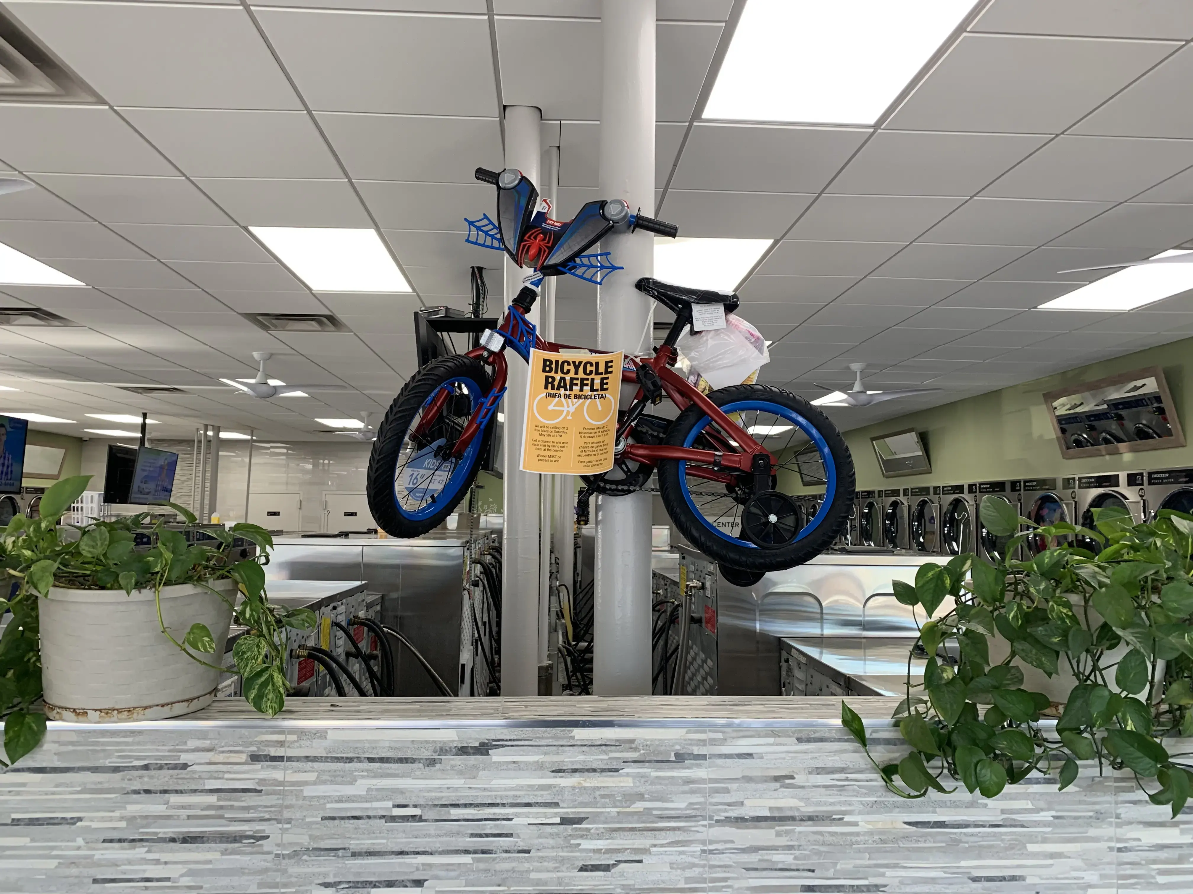 SuperSudz Laundromat | Brentwood thumbnail 5
