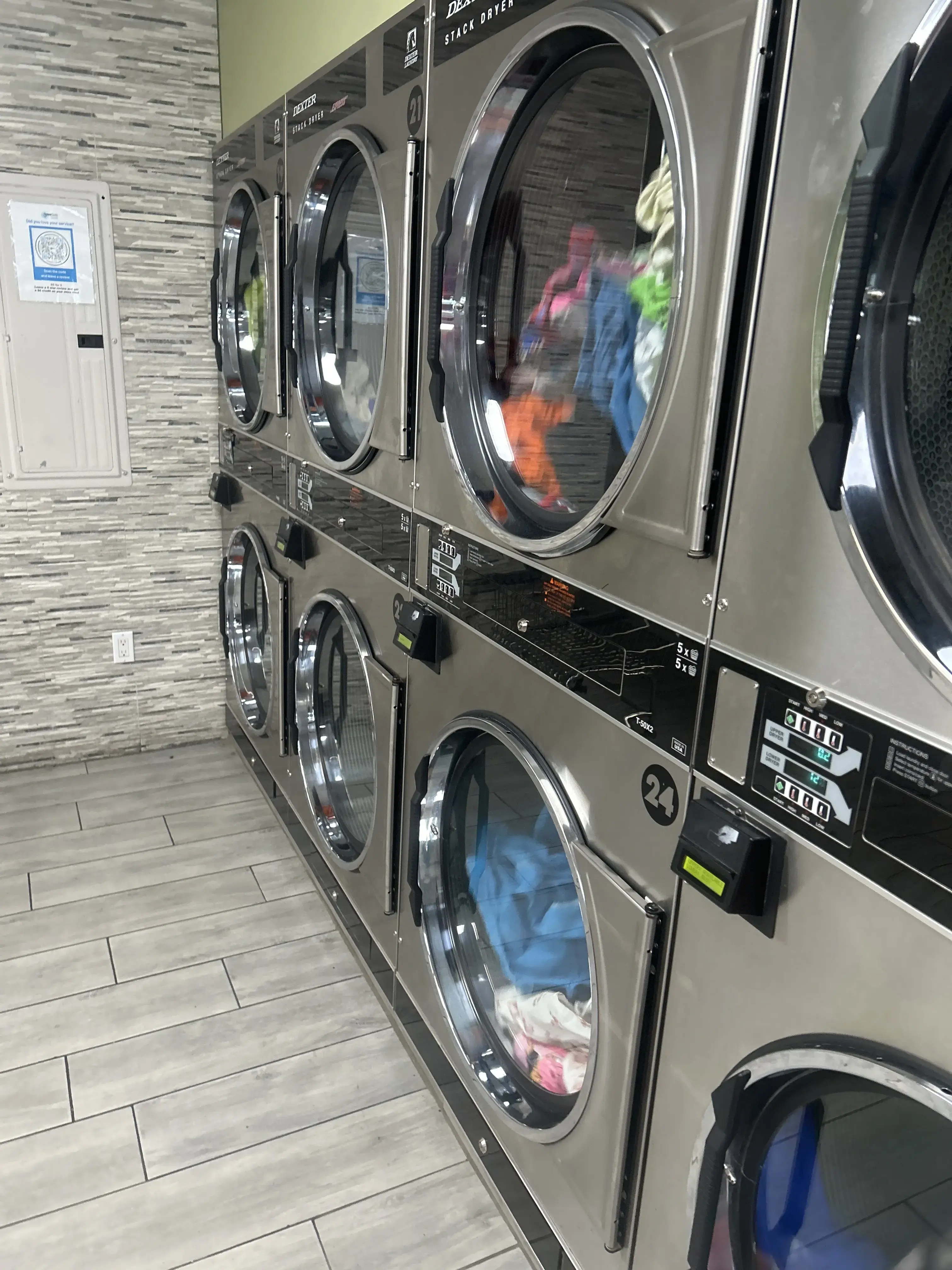 SuperSudz Laundromat | Brentwood thumbnail 10