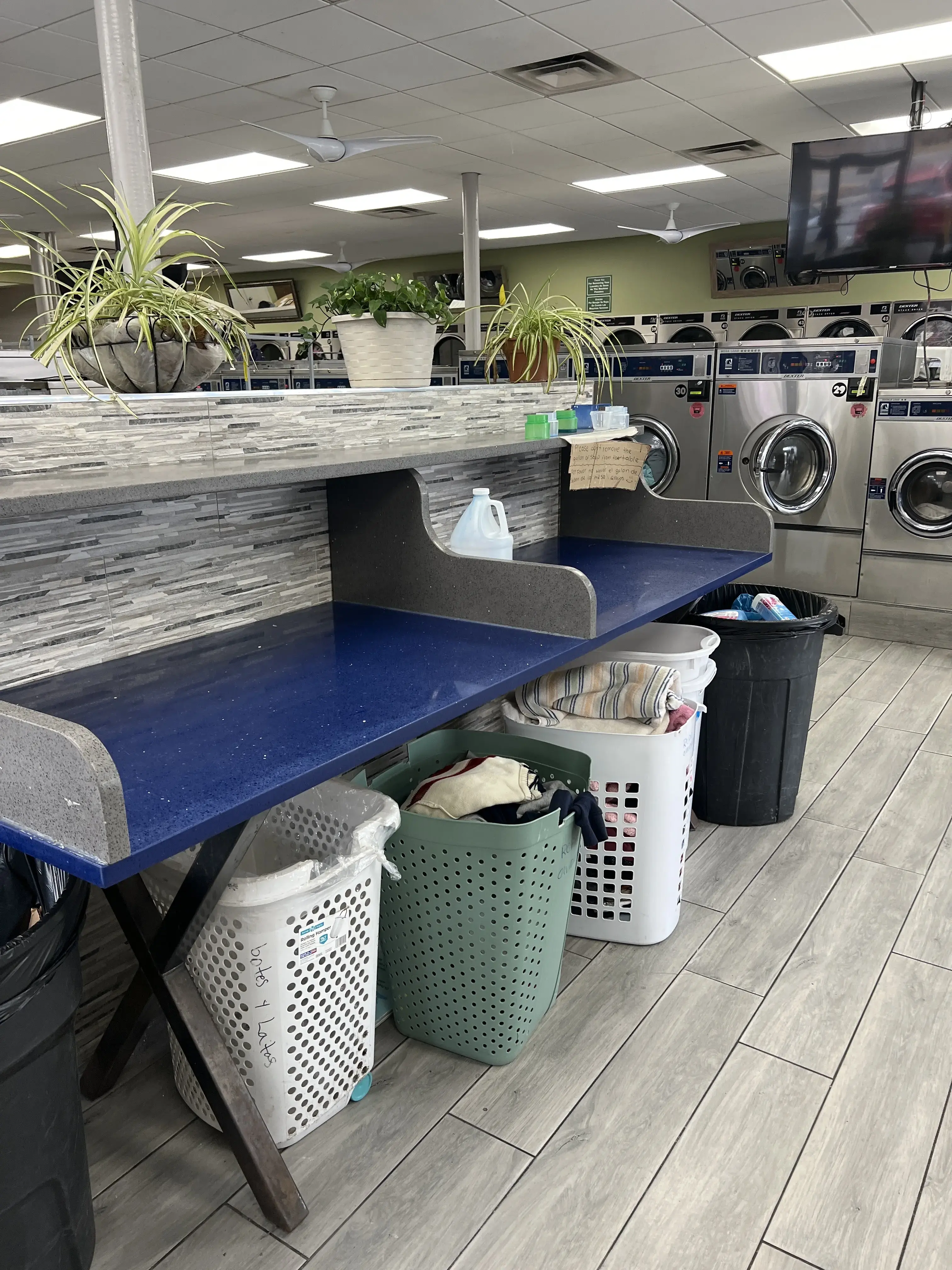 SuperSudz Laundromat | Brentwood - Image 8