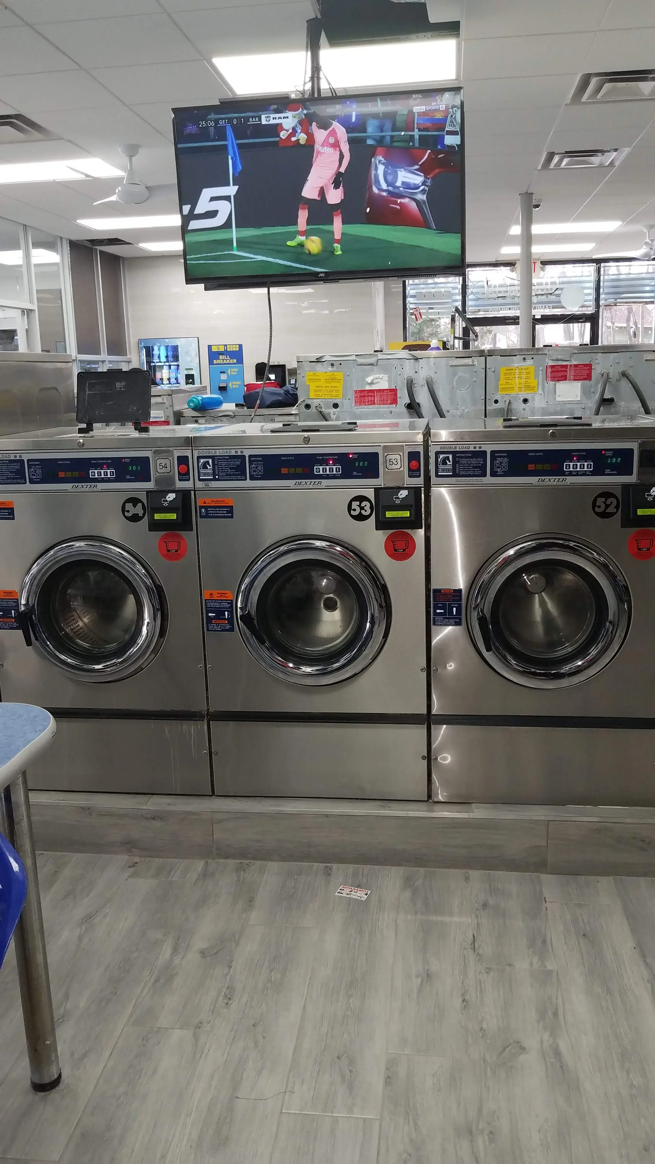 SuperSudz Laundromat | Brentwood thumbnail 15