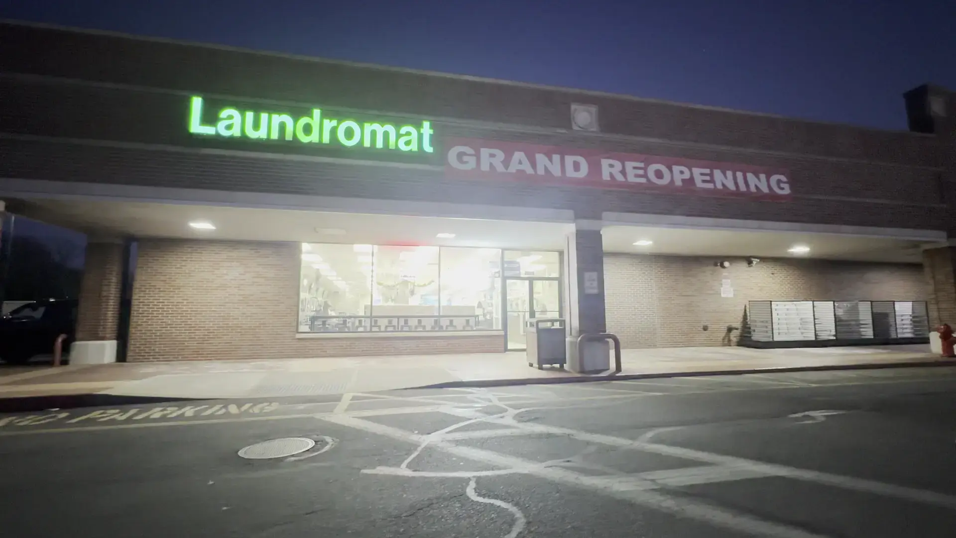 SuperSudz Laundromat | Saxon - Image 2