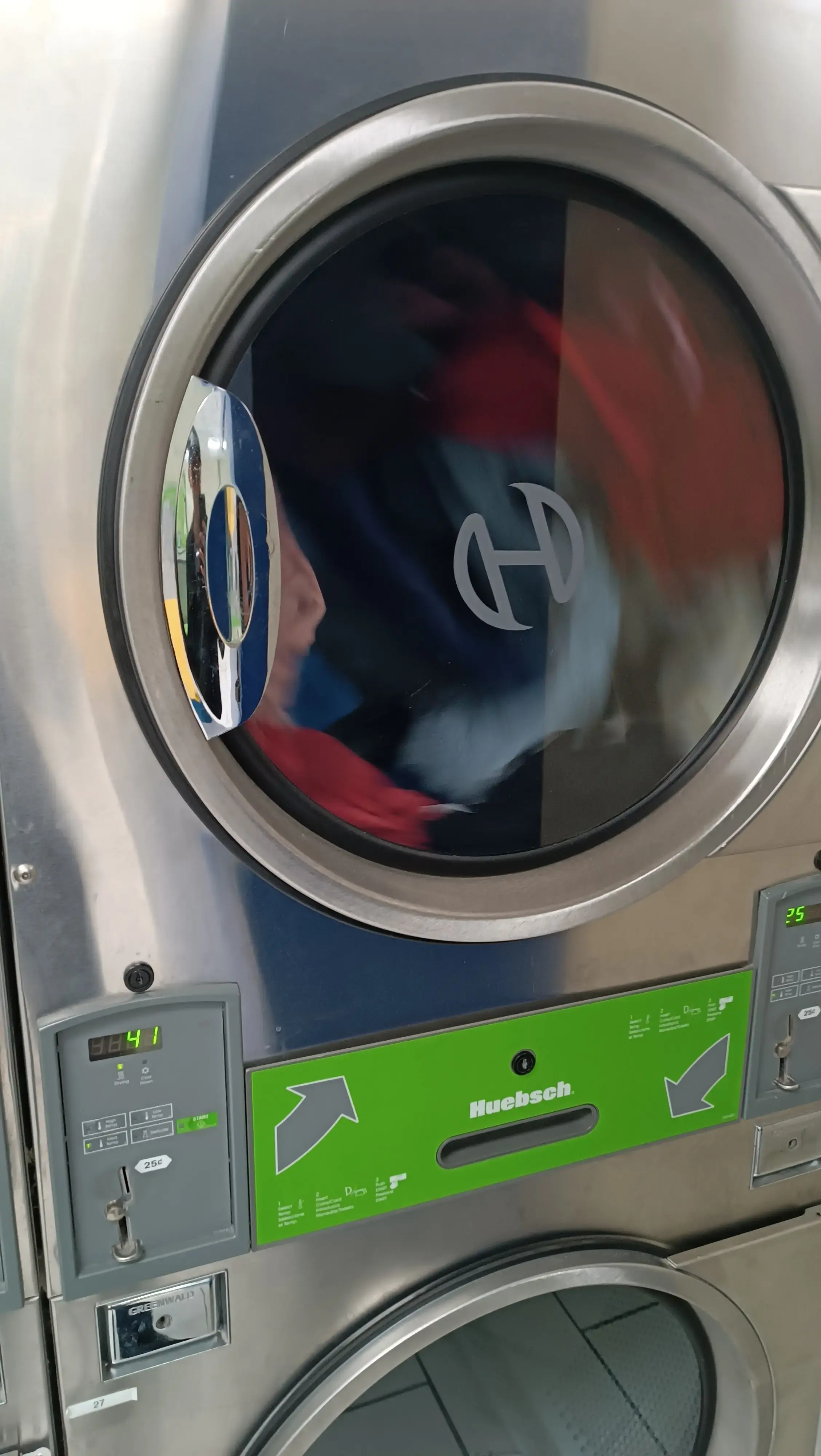 Superwash Coin Laundry - Image 12