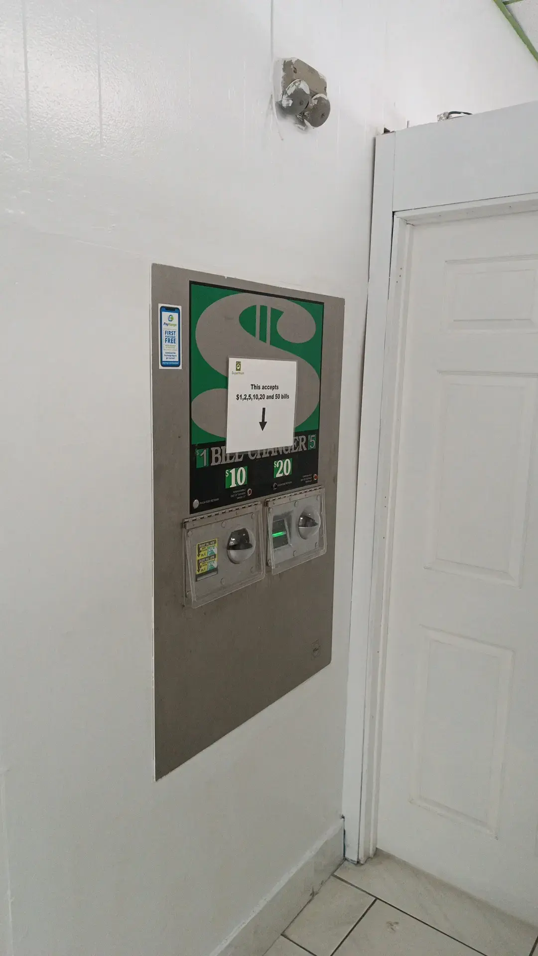Superwash Coin Laundry - Image 17