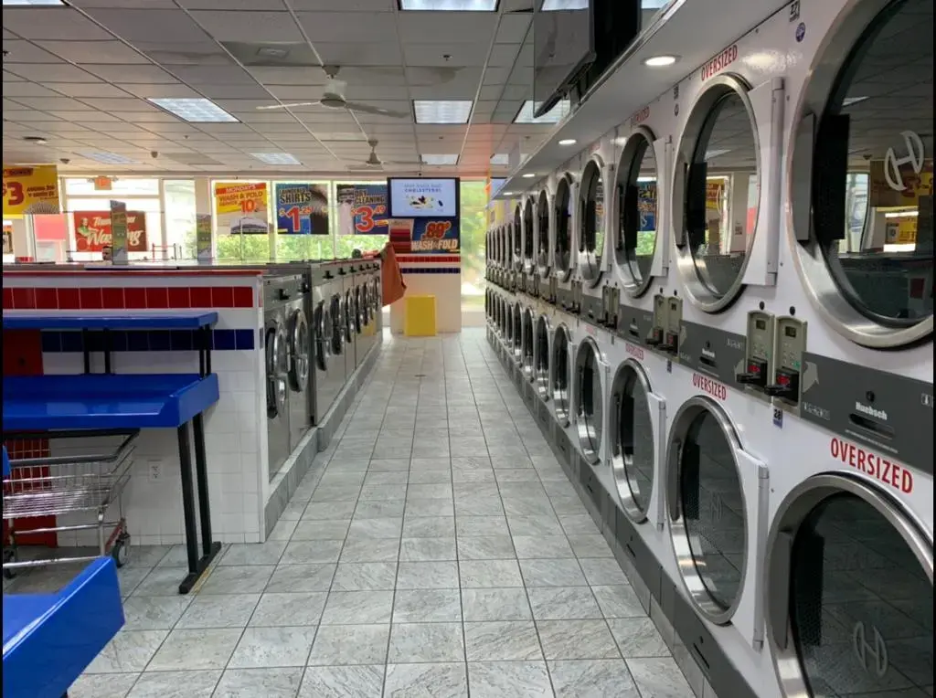 SuperWash Laundromat & Dry Cleaning - Image 18