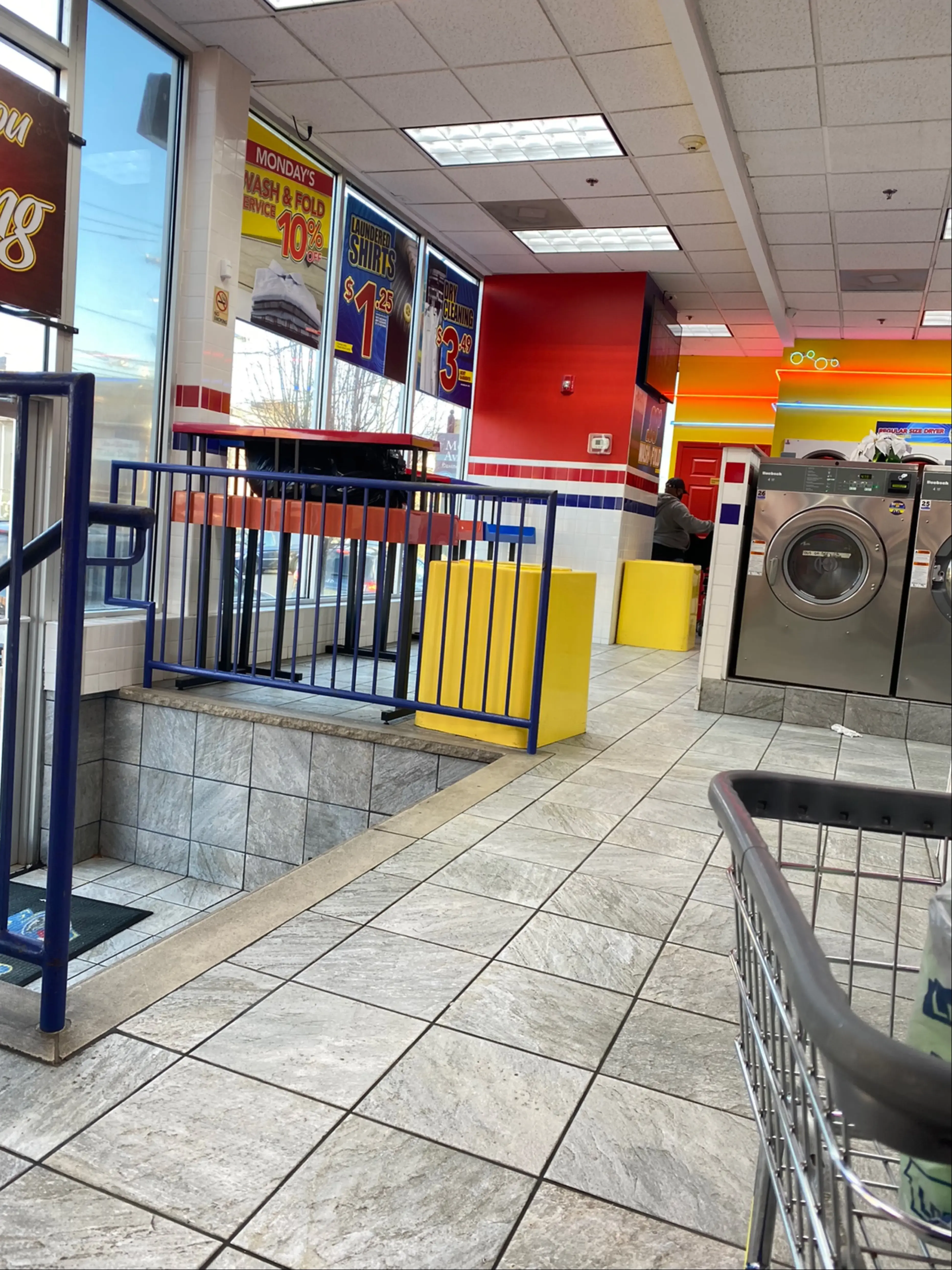 SuperWash Laundromat & Dry Cleaning - Image 19