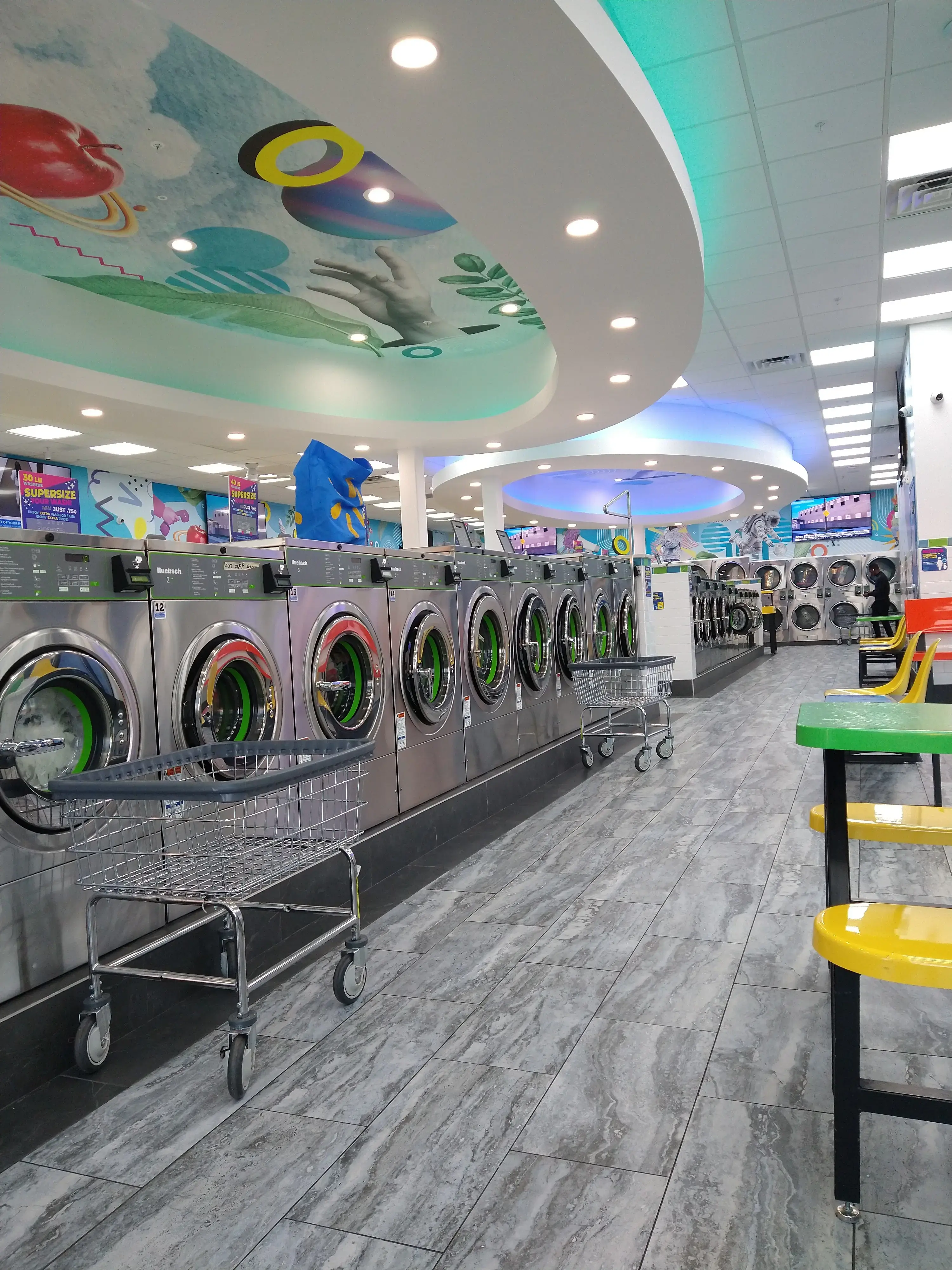 SuperWash Laundromat & Dry Cleaning - Image 16