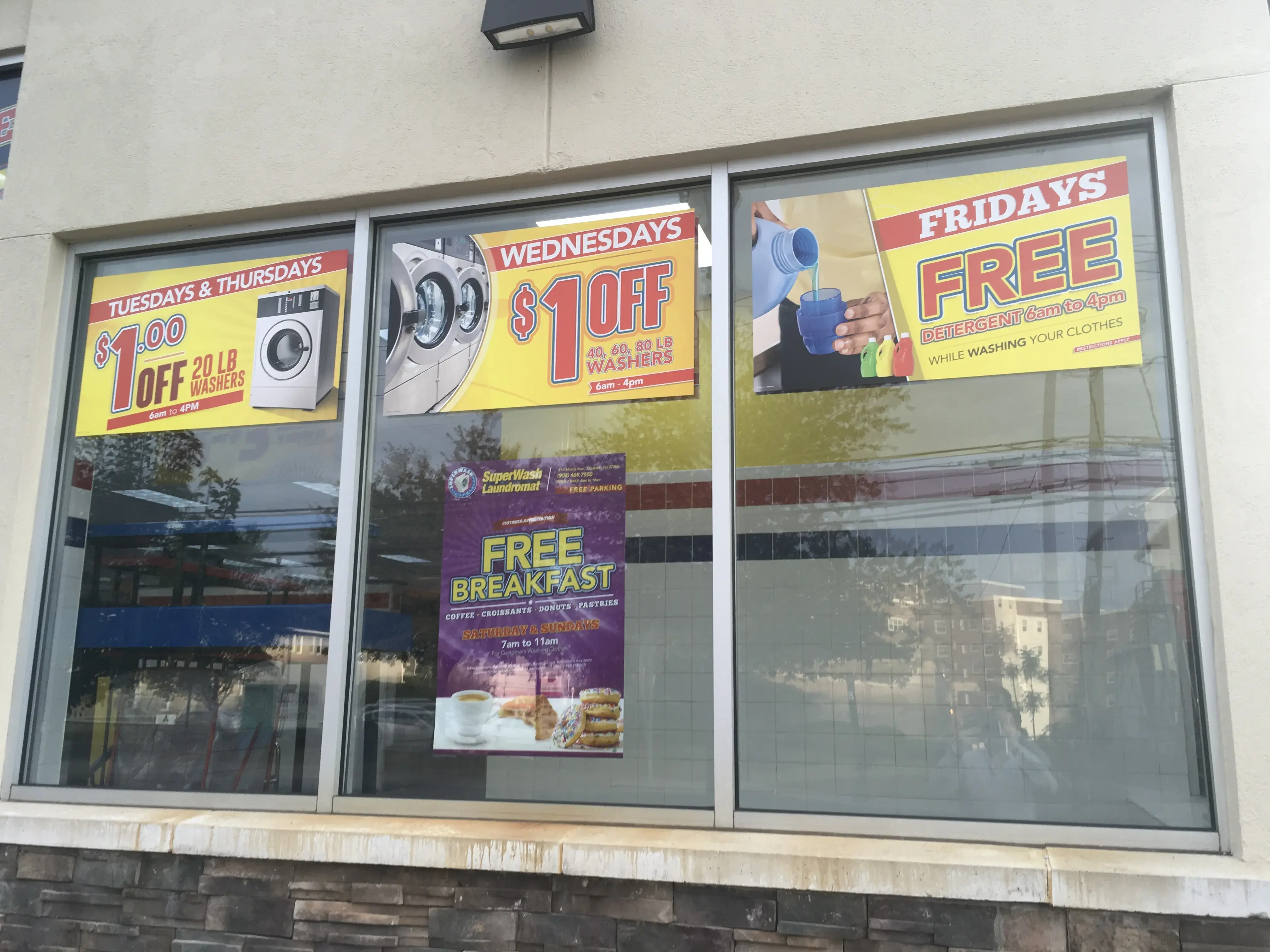 SuperWash Laundromat & Dry Cleaning thumbnail 16