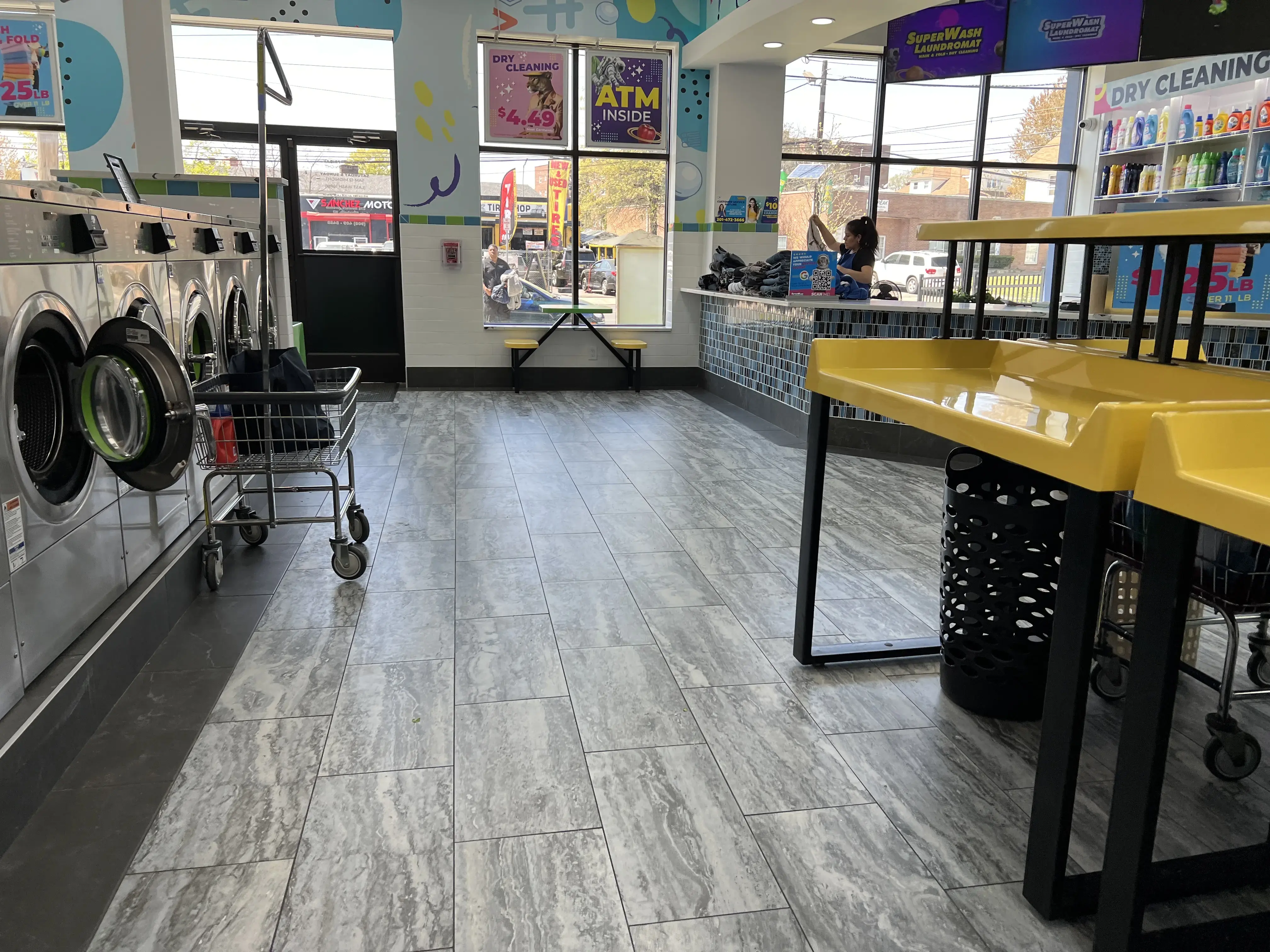 SuperWash Laundromat & Dry Cleaning - Image 2