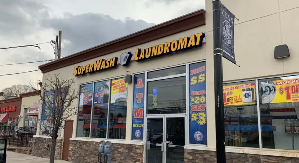SuperWash Laundromat & Dry Cleaning - Image 5