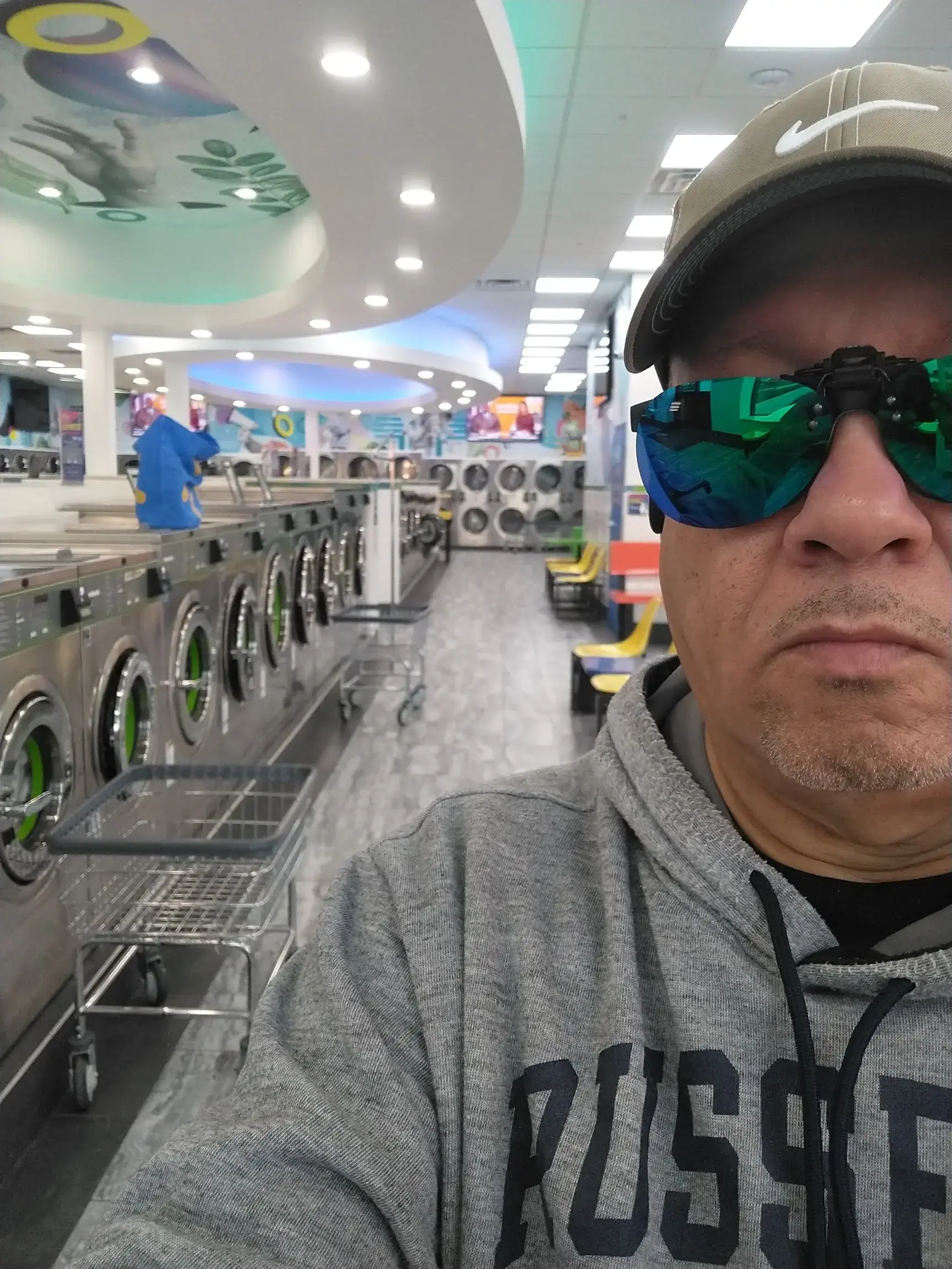 SuperWash Laundromat & Dry Cleaning - Image 7