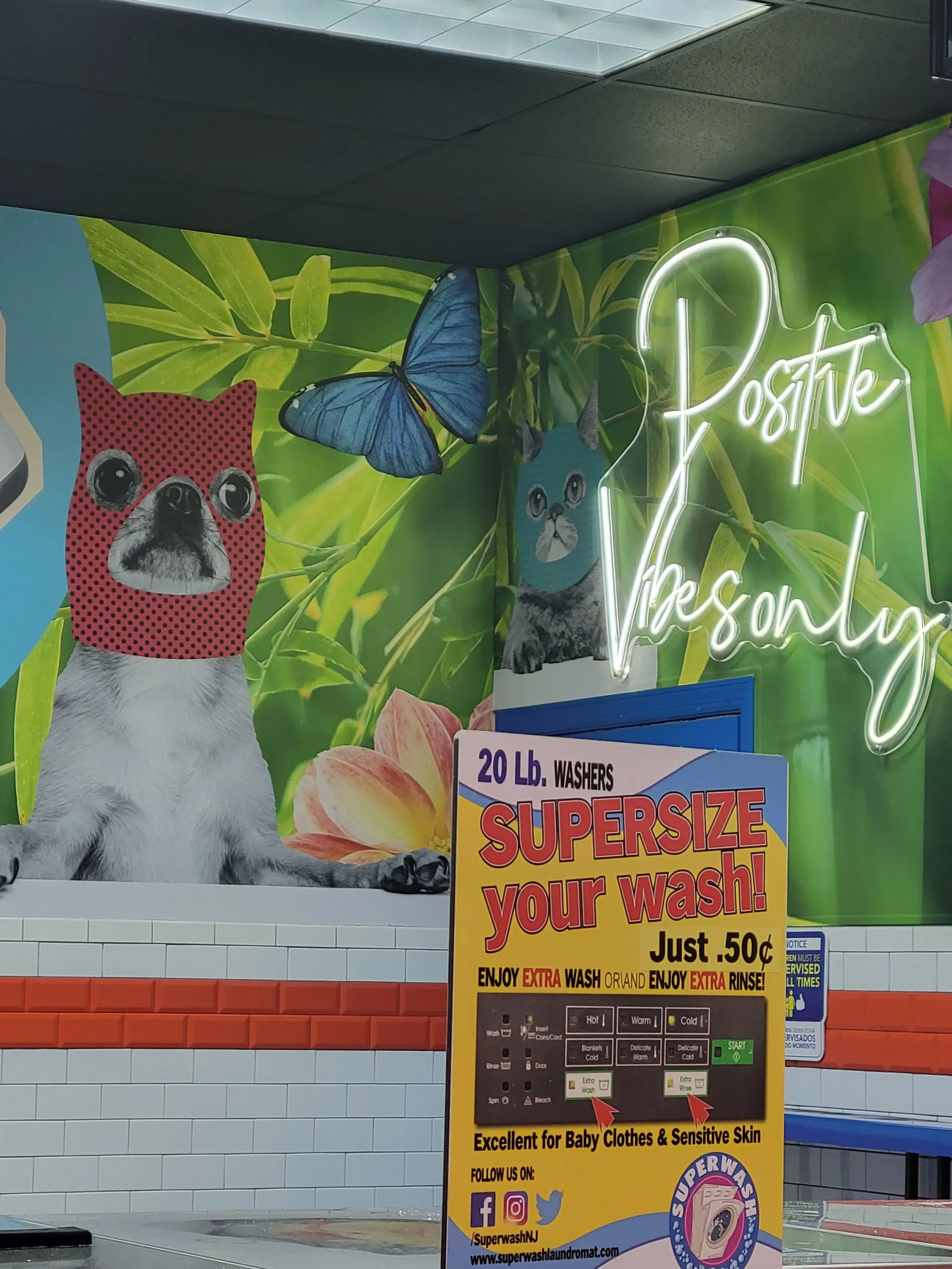 SuperWash Laundromat & Dry Cleaning thumbnail 11
