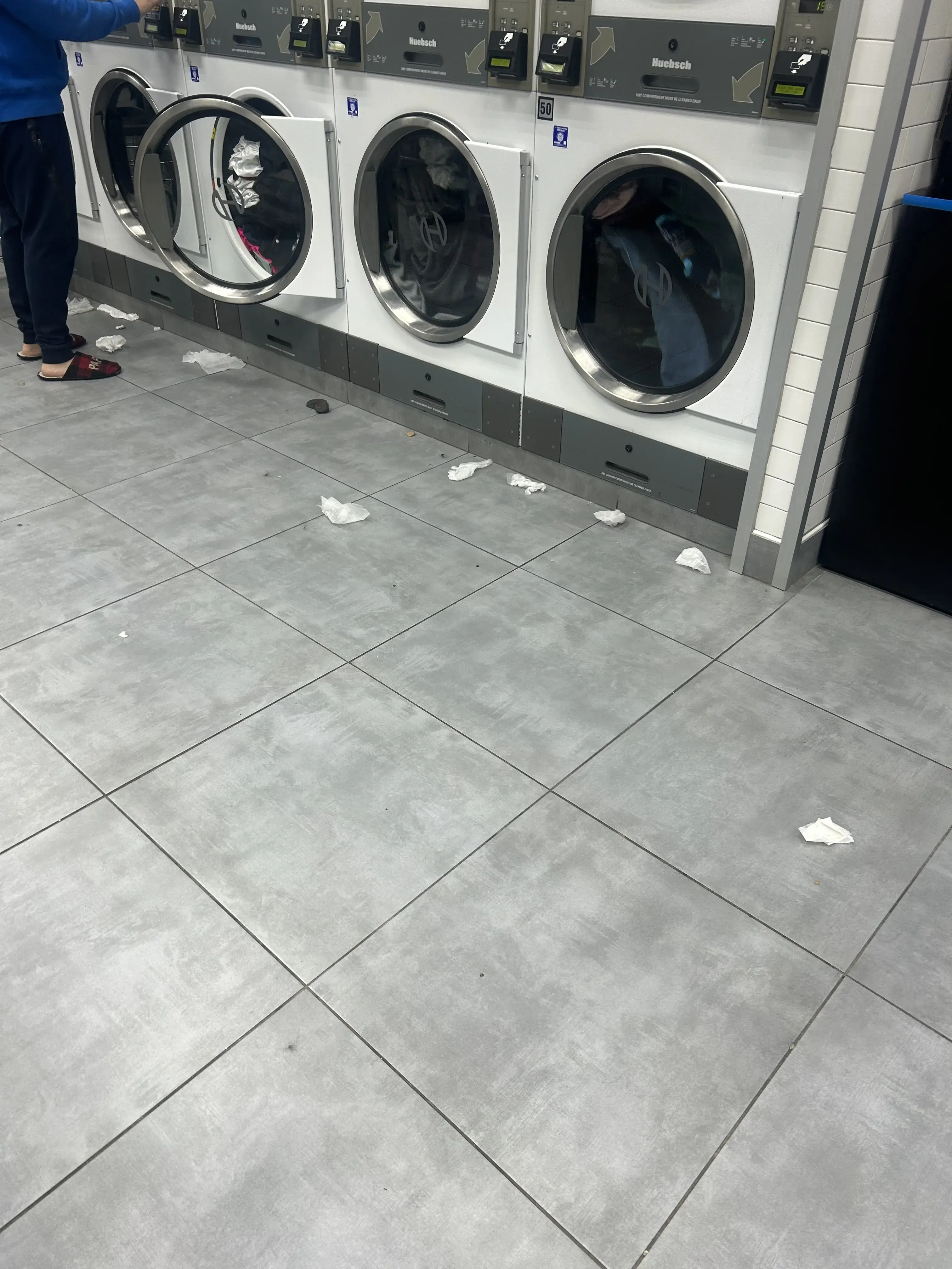 SuperWash Laundromat & Dry Cleaning - Image 15