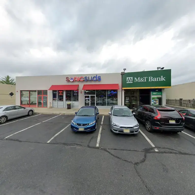 SuperWash Laundromat & Dry Cleaning - Image 17