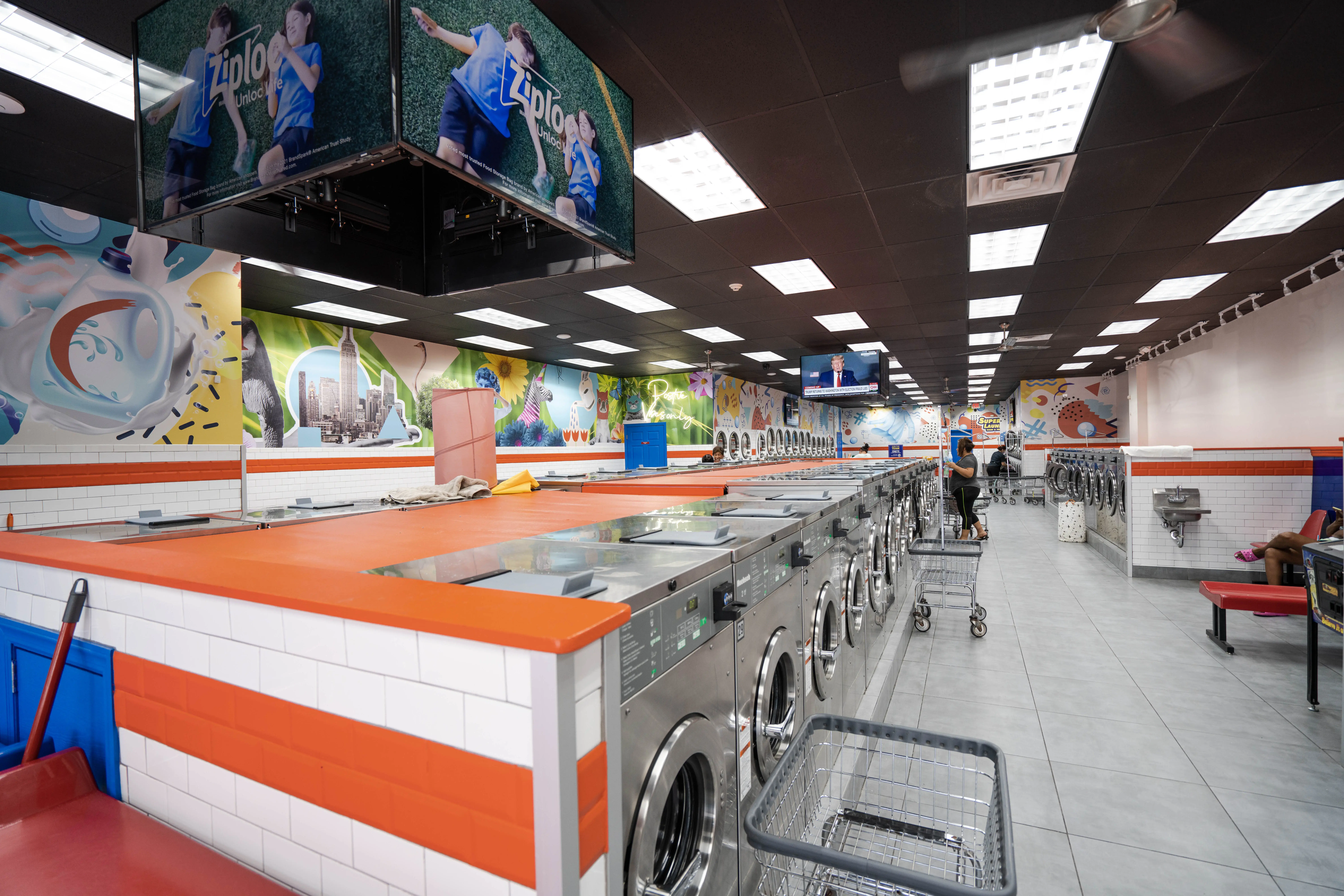 SuperWash Laundromat & Dry Cleaning location