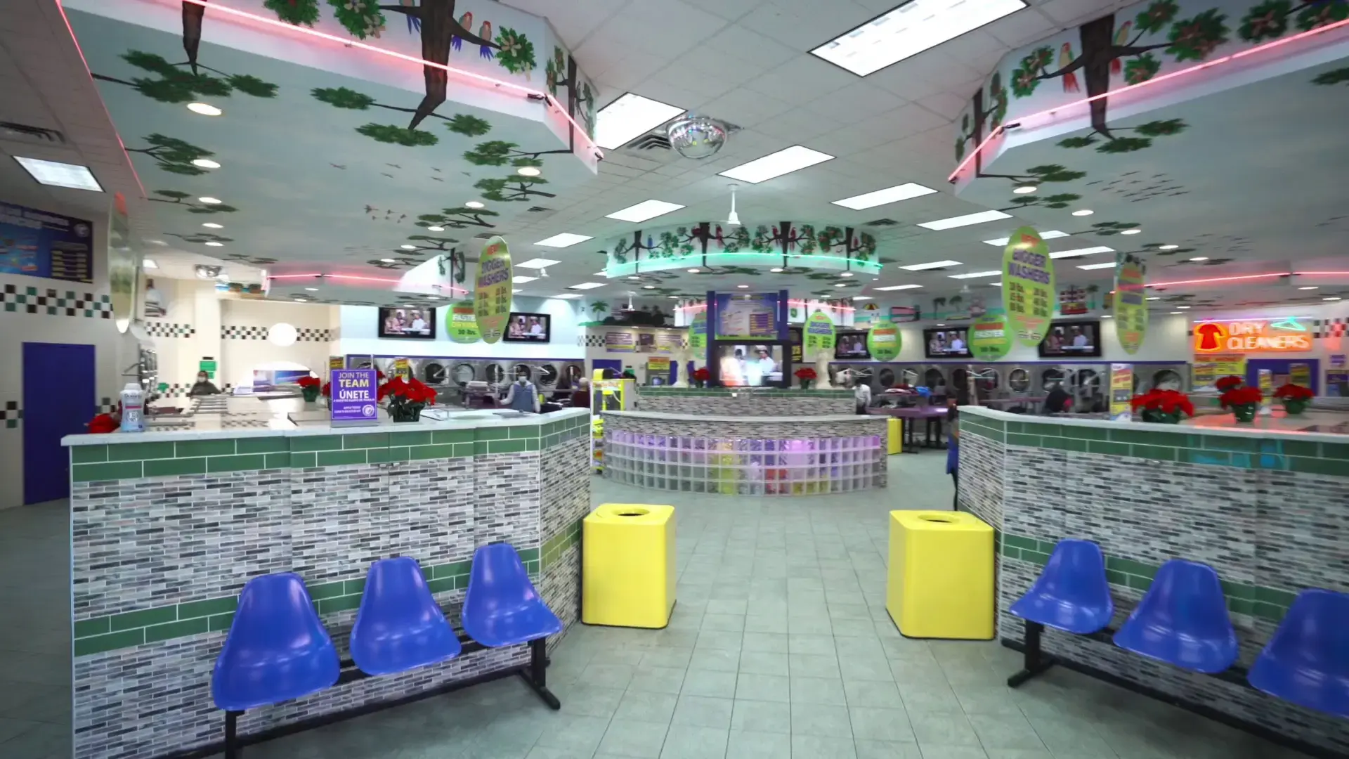 SuperWash Laundromat & Dry Cleaning thumbnail 2