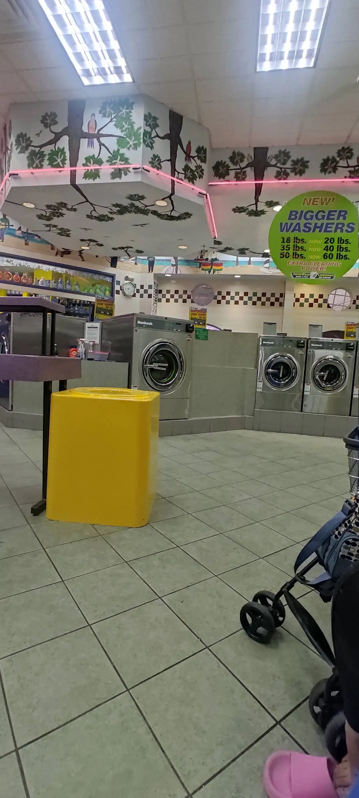 SuperWash Laundromat & Dry Cleaning thumbnail 20
