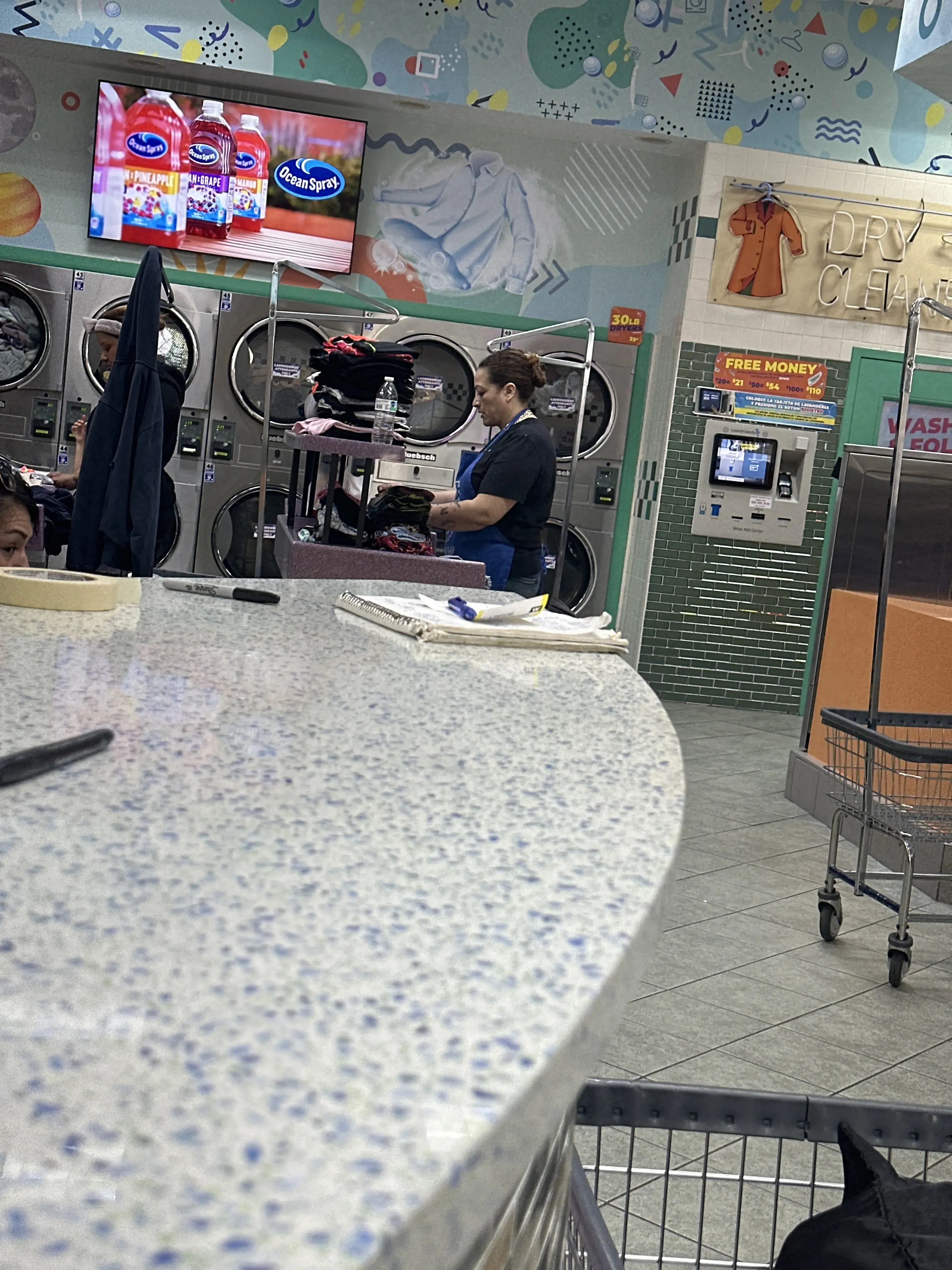 SuperWash Laundromat & Dry Cleaning - Image 4