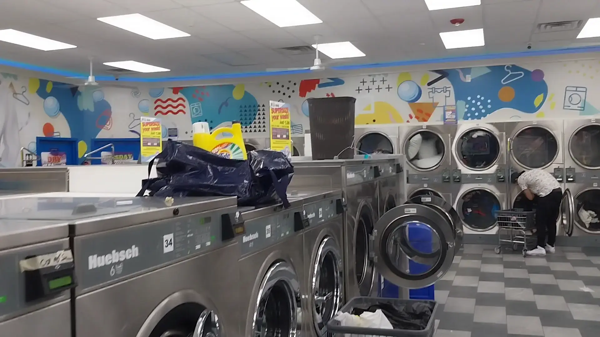 SuperWash Laundromat & Dry Cleaning - Image 2
