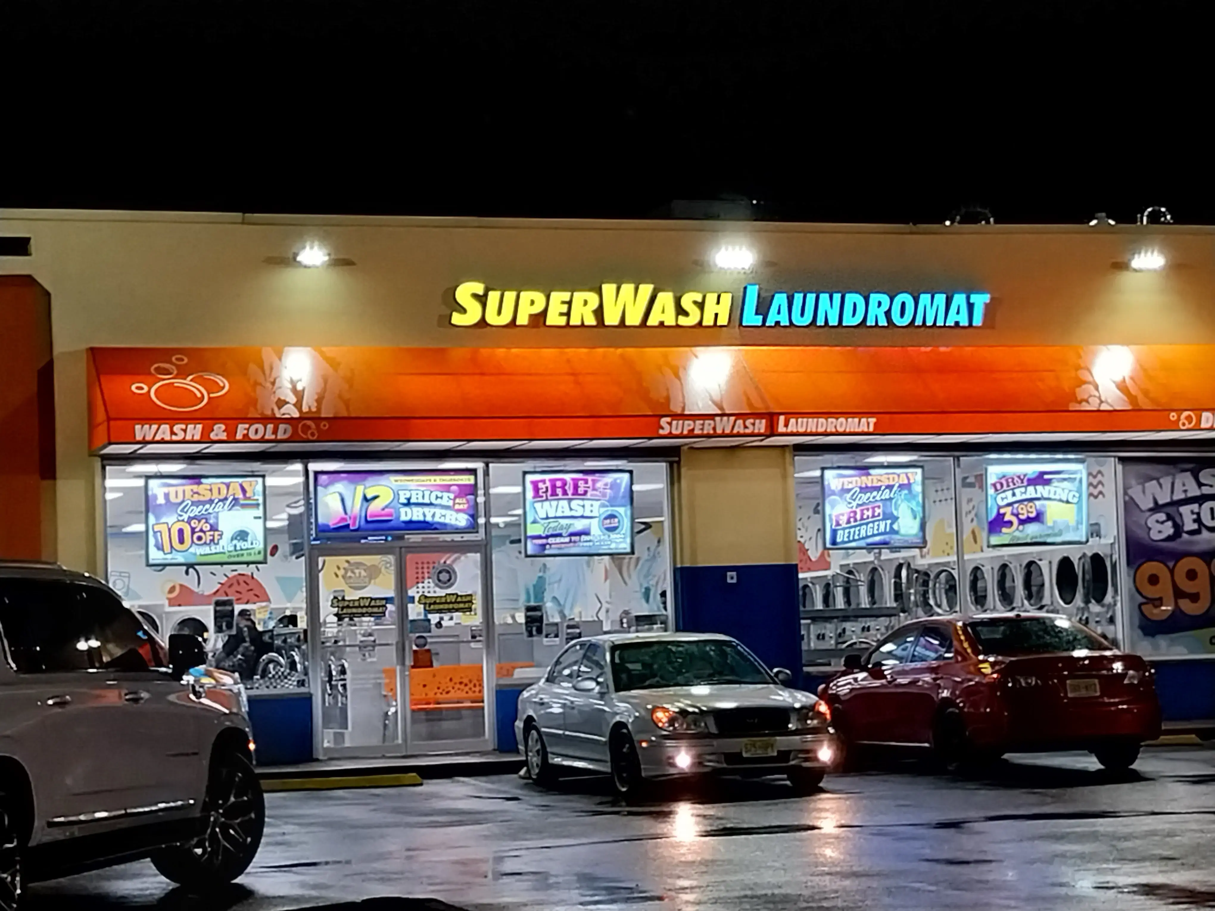 SuperWash Laundromat & Dry Cleaning - Image 6