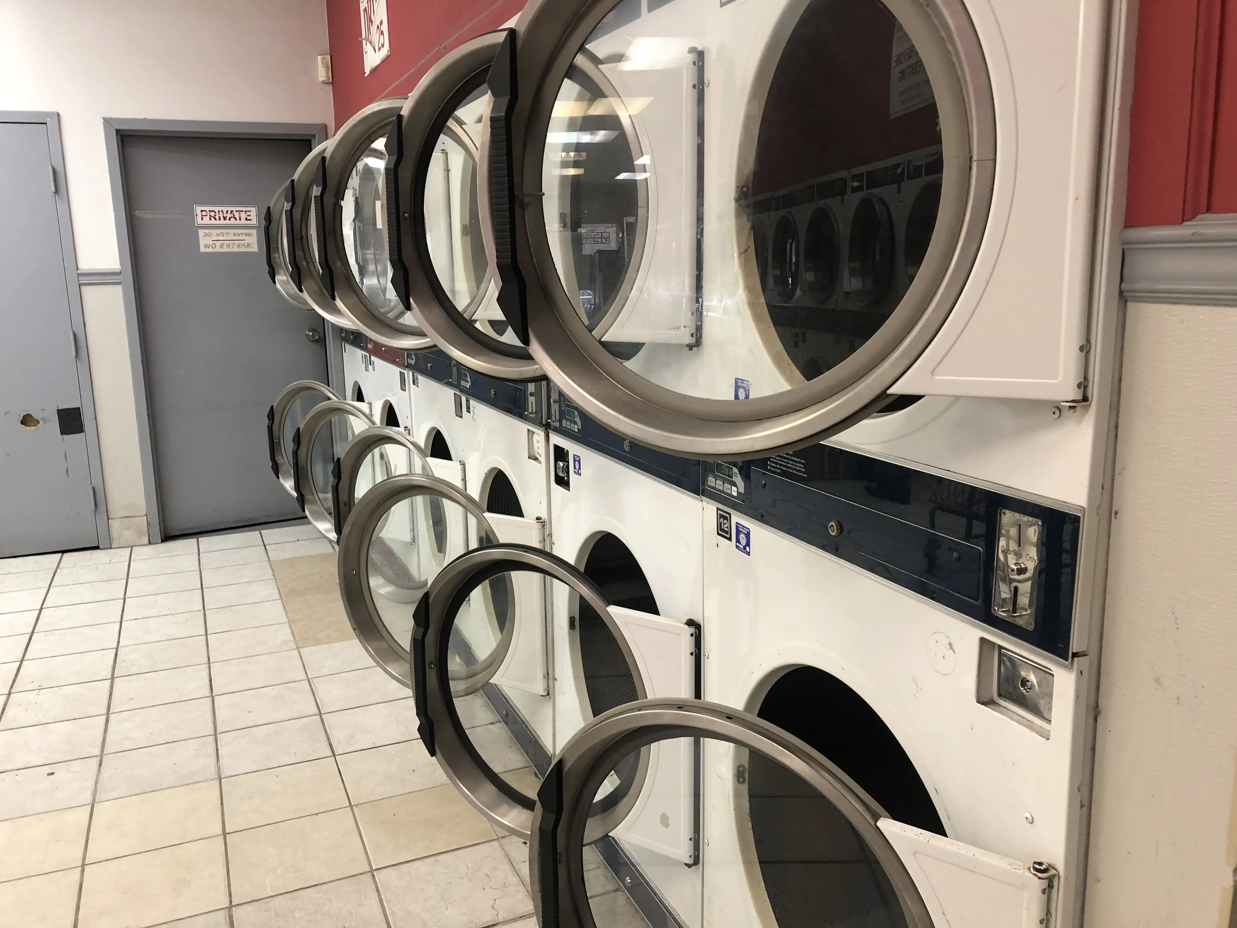 SuperWash Laundromat & Dry Cleaning - Image 7
