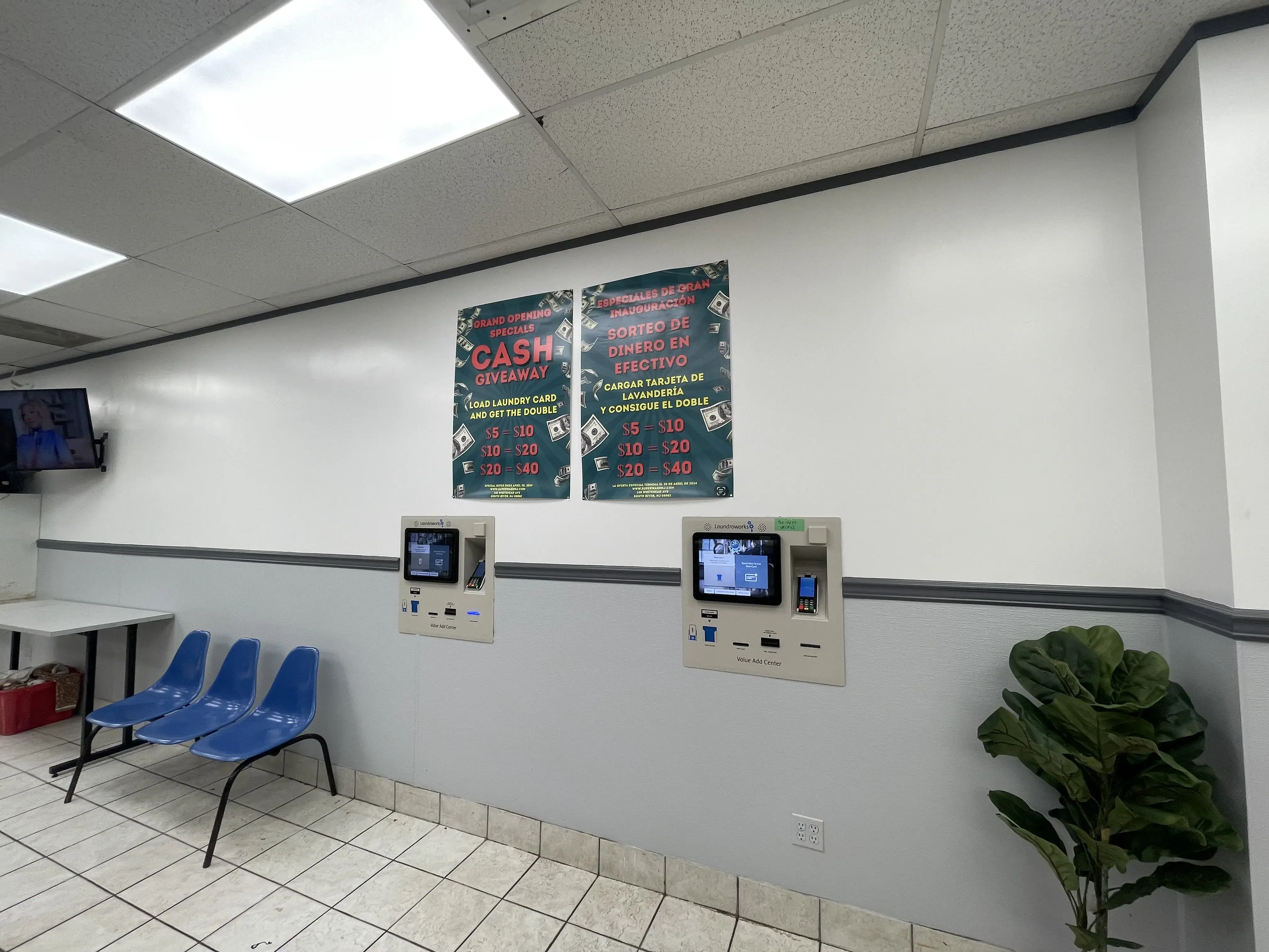 SuperWash Laundromat & Dry Cleaning - Image 4