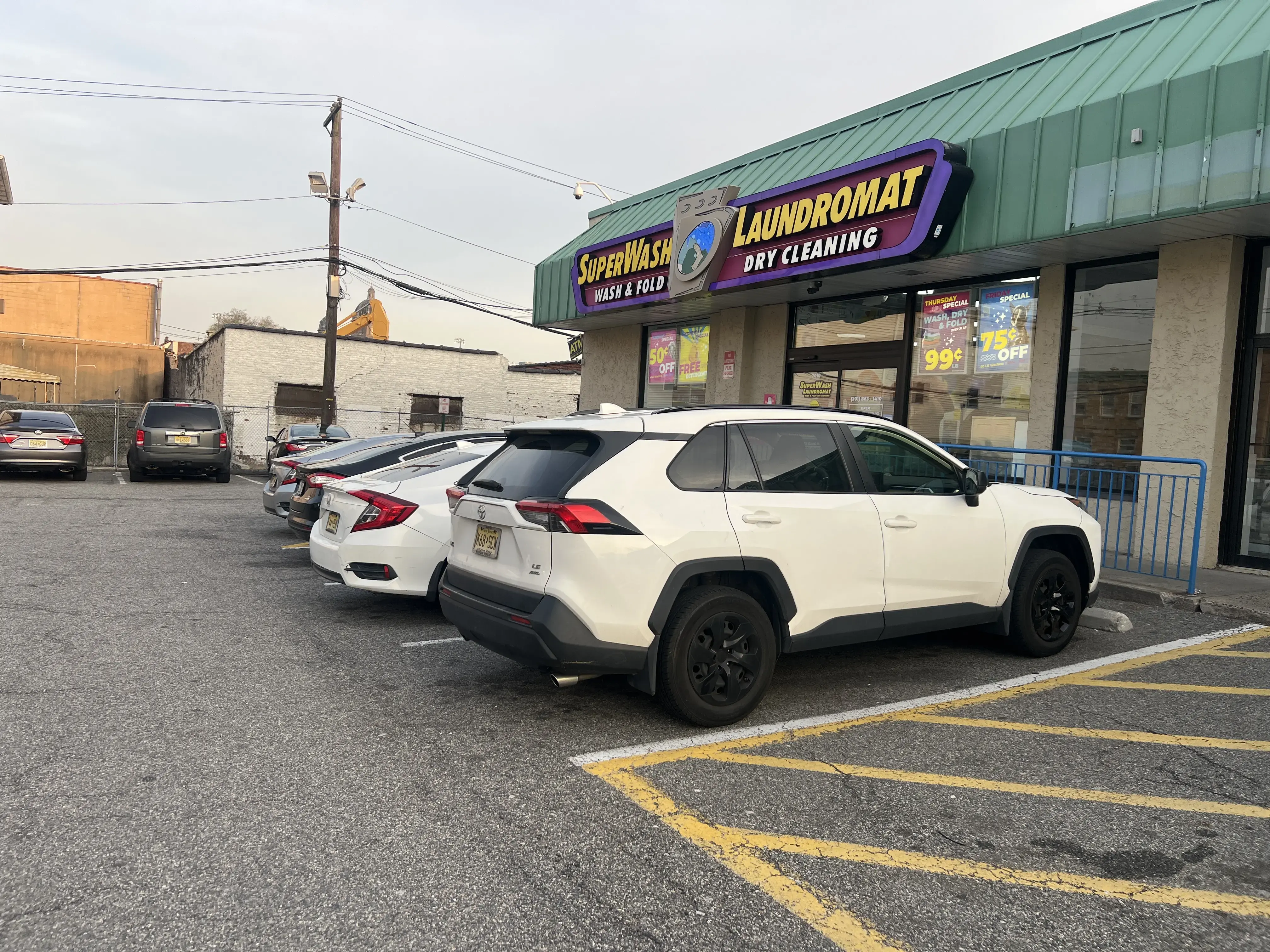 SuperWash Laundromat & Dry Cleaning - Image 14