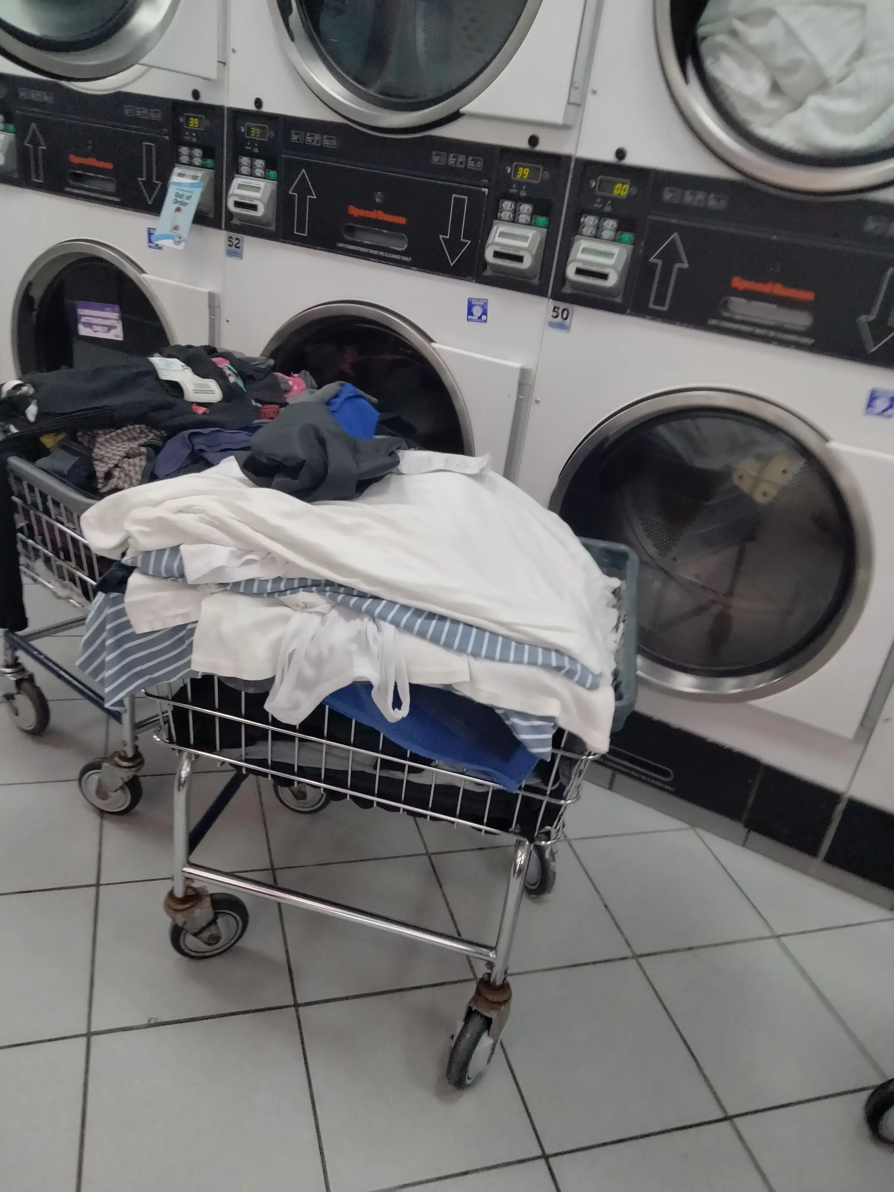 SuperWash Laundromat & Dry Cleaning - Image 13