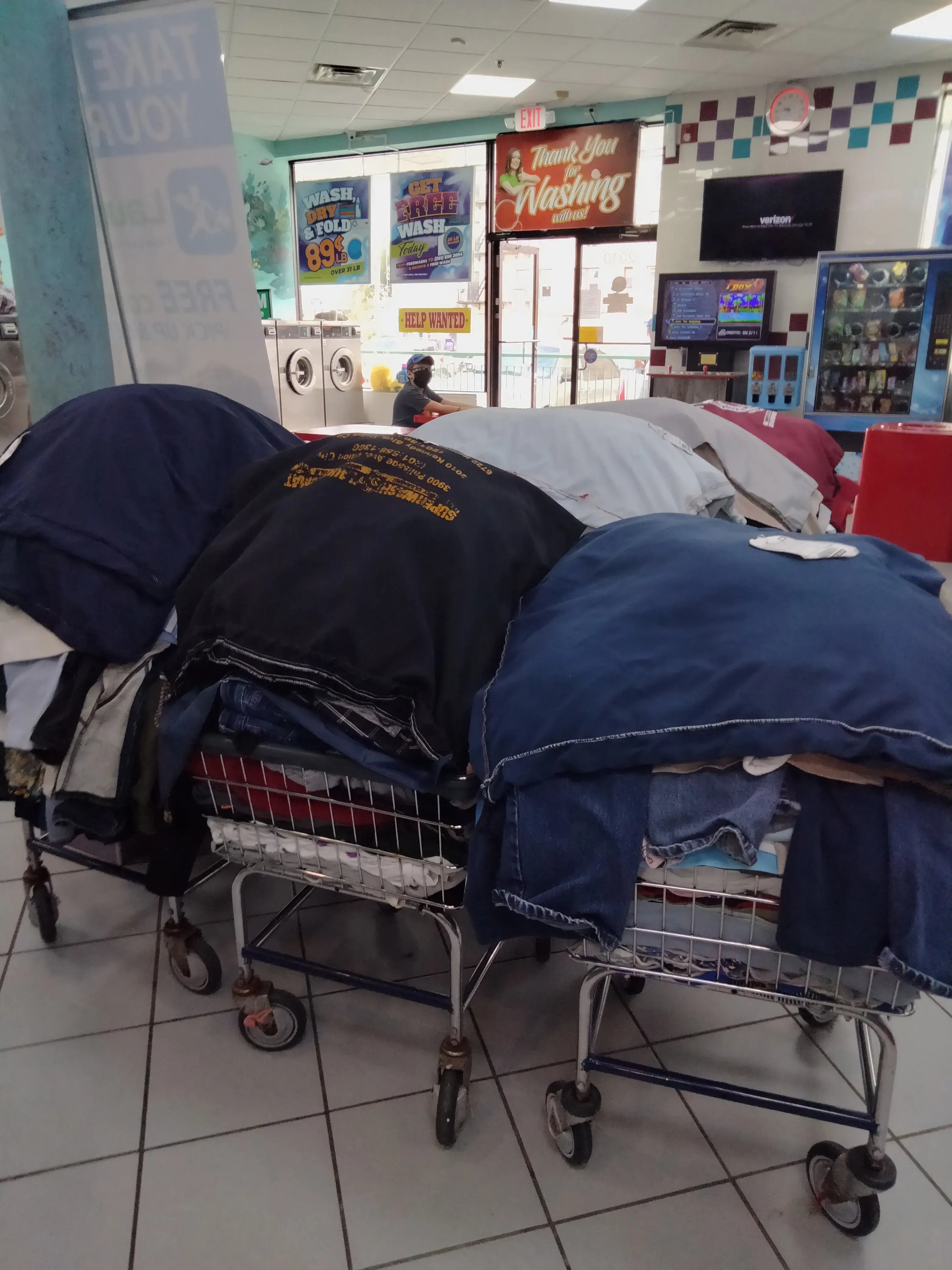 SuperWash Laundromat & Dry Cleaning thumbnail 17