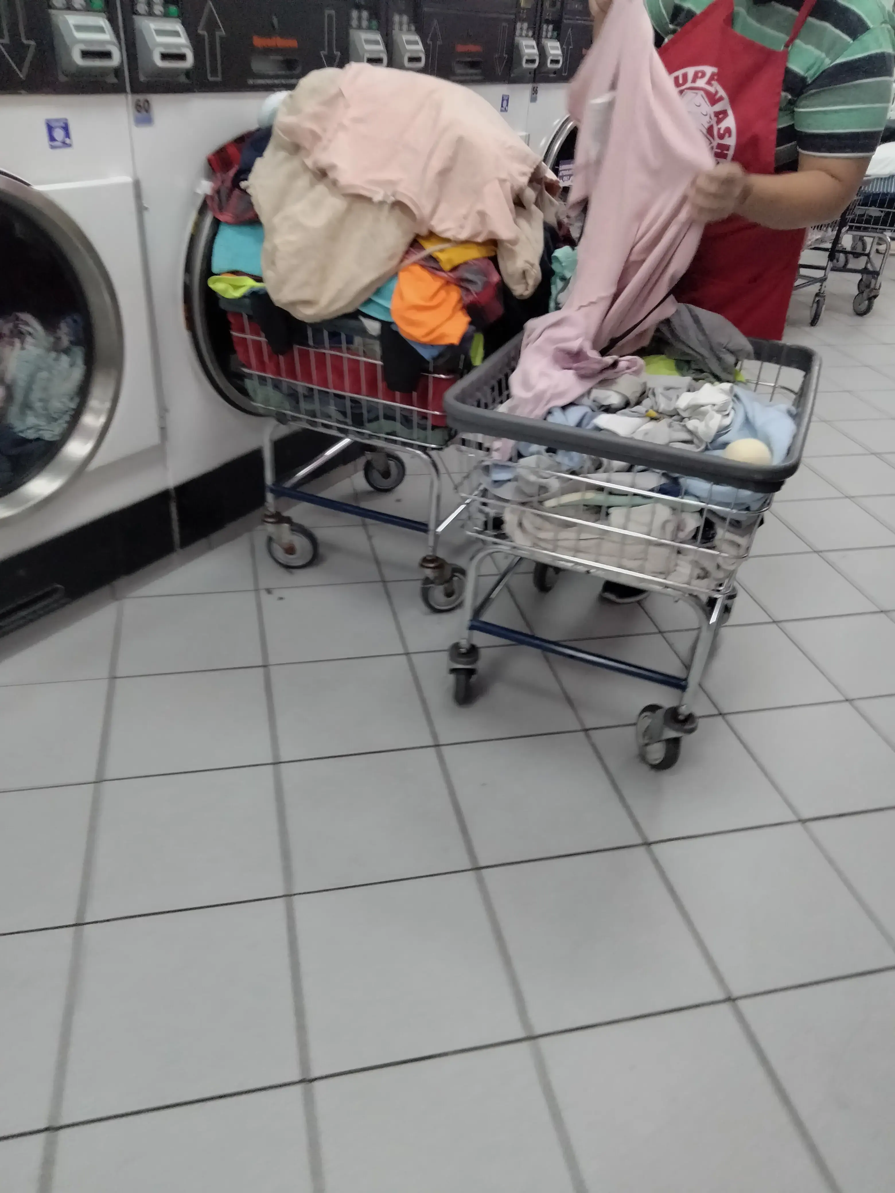 SuperWash Laundromat & Dry Cleaning thumbnail 15