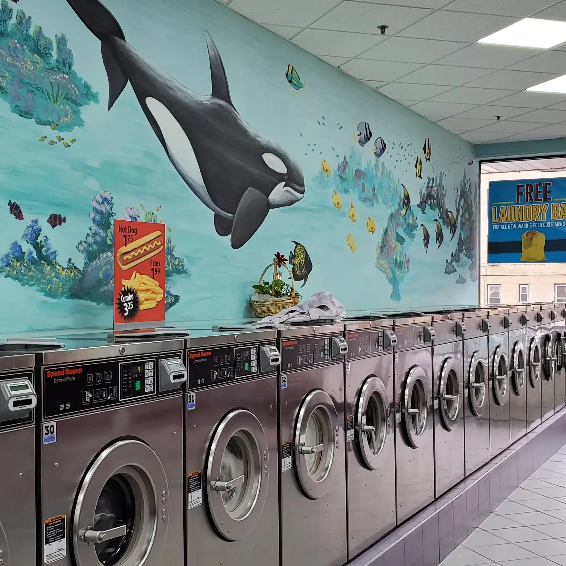 SuperWash Laundromat & Dry Cleaning thumbnail 3