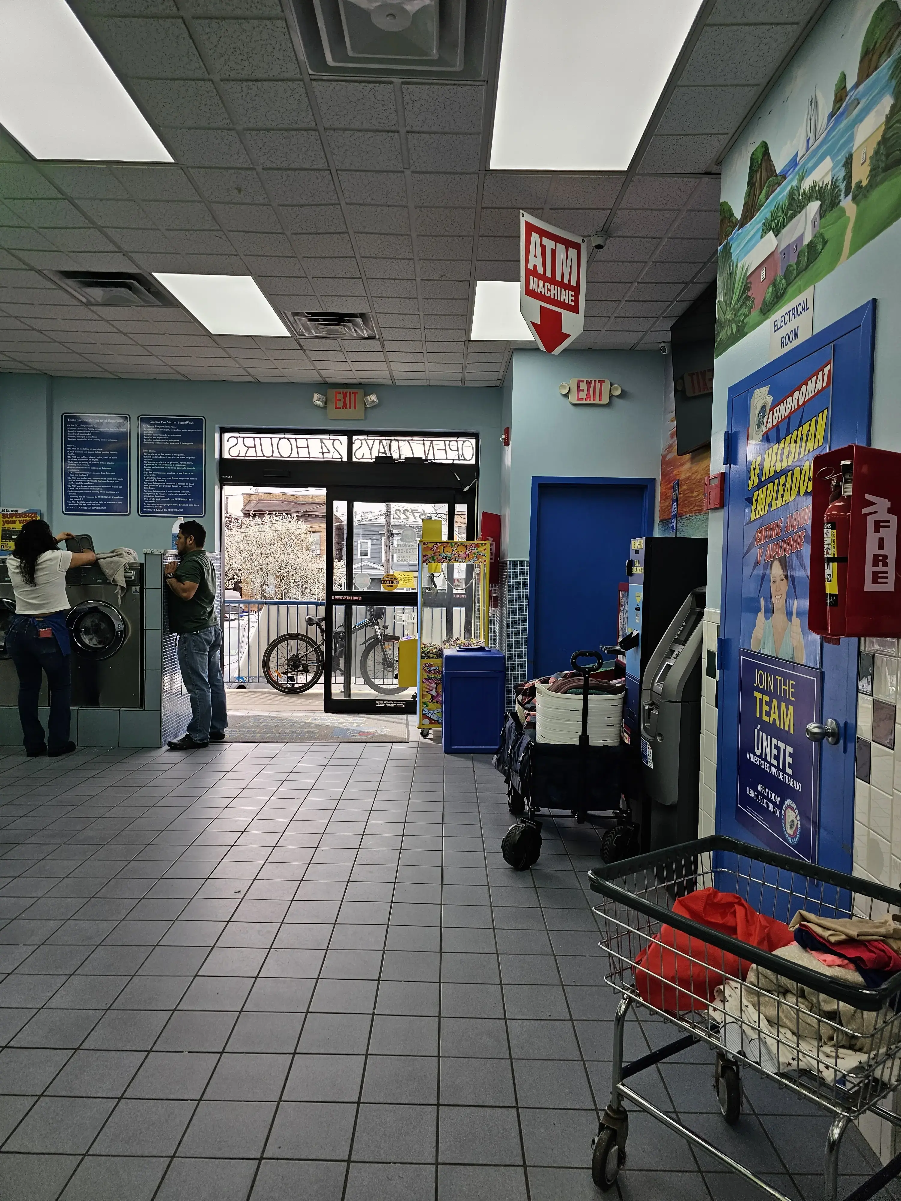 SuperWash Laundromat & Dry Cleaning thumbnail 5