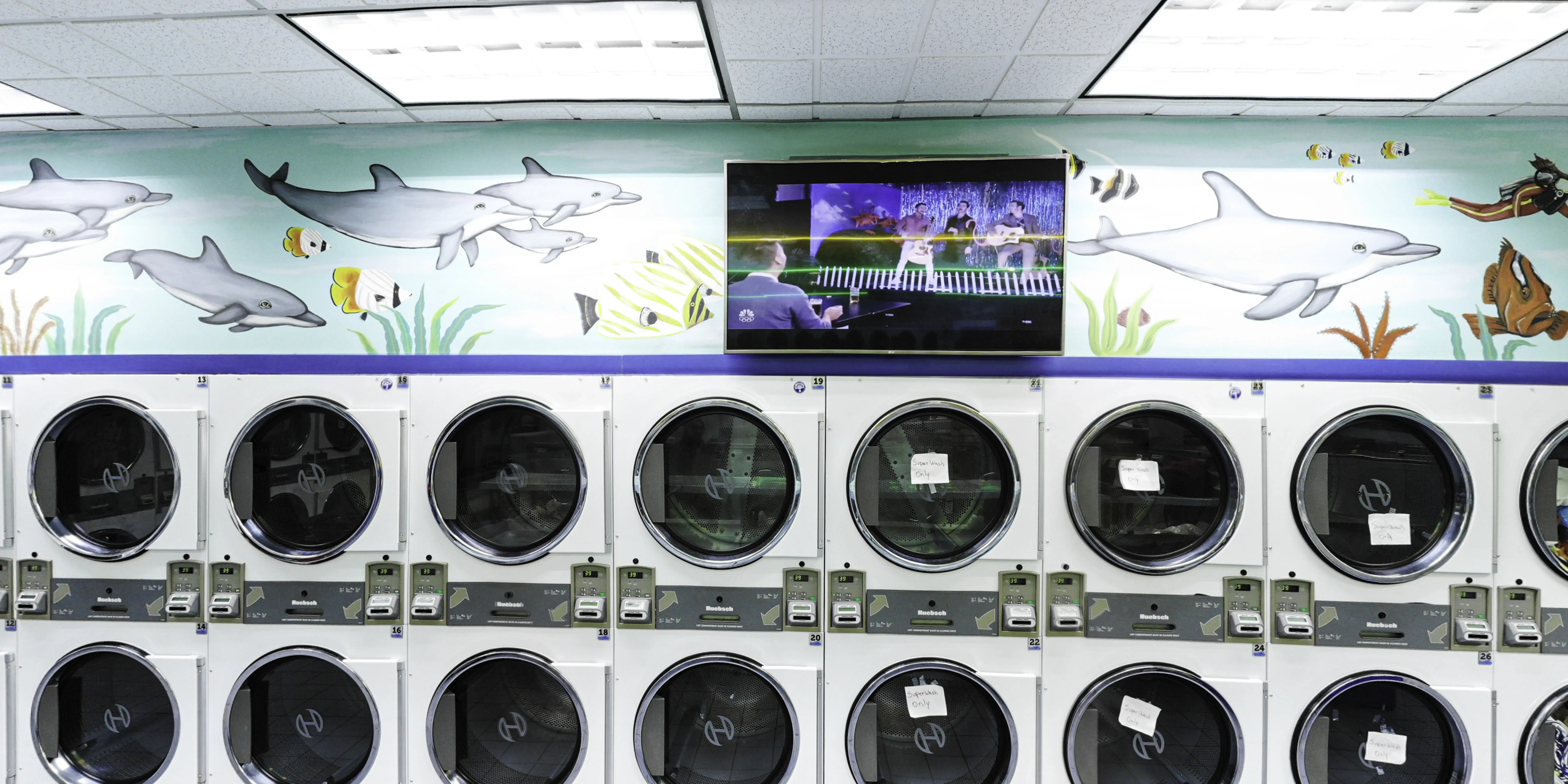 SuperWash Laundromat & Dry Cleaning thumbnail 8