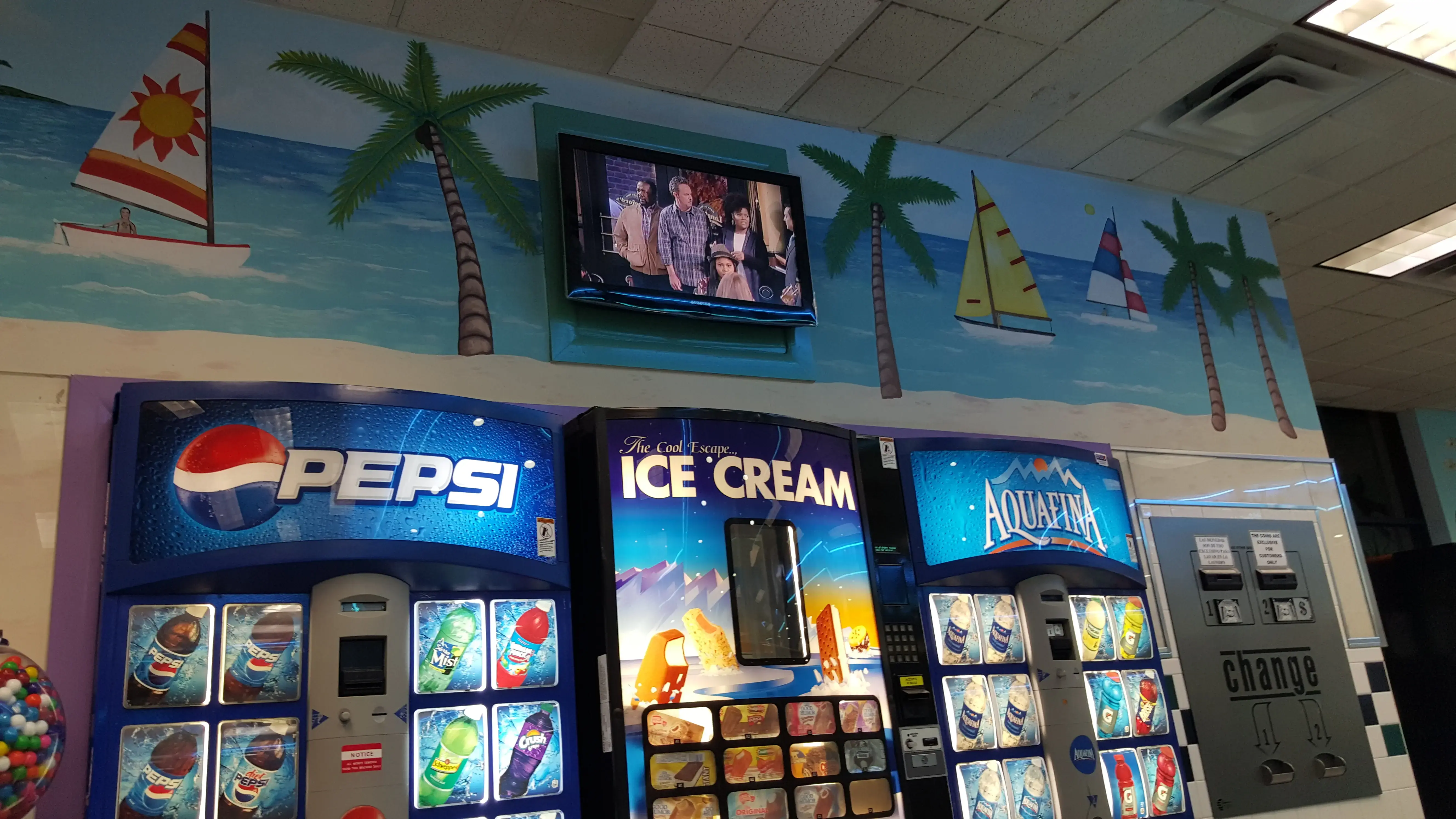 SuperWash Laundromat & Dry Cleaning thumbnail 13