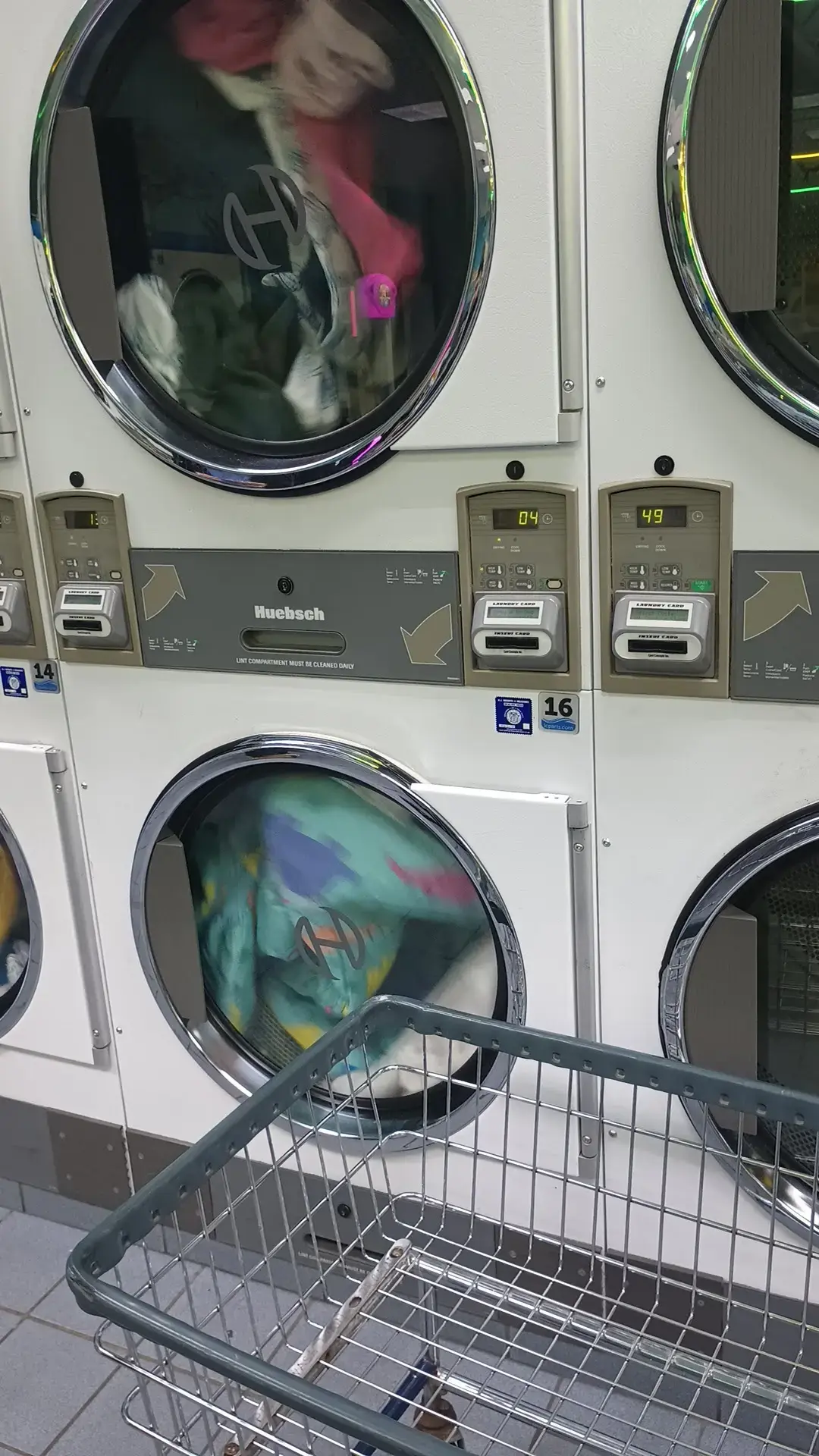 SuperWash Laundromat & Dry Cleaning - Image 4