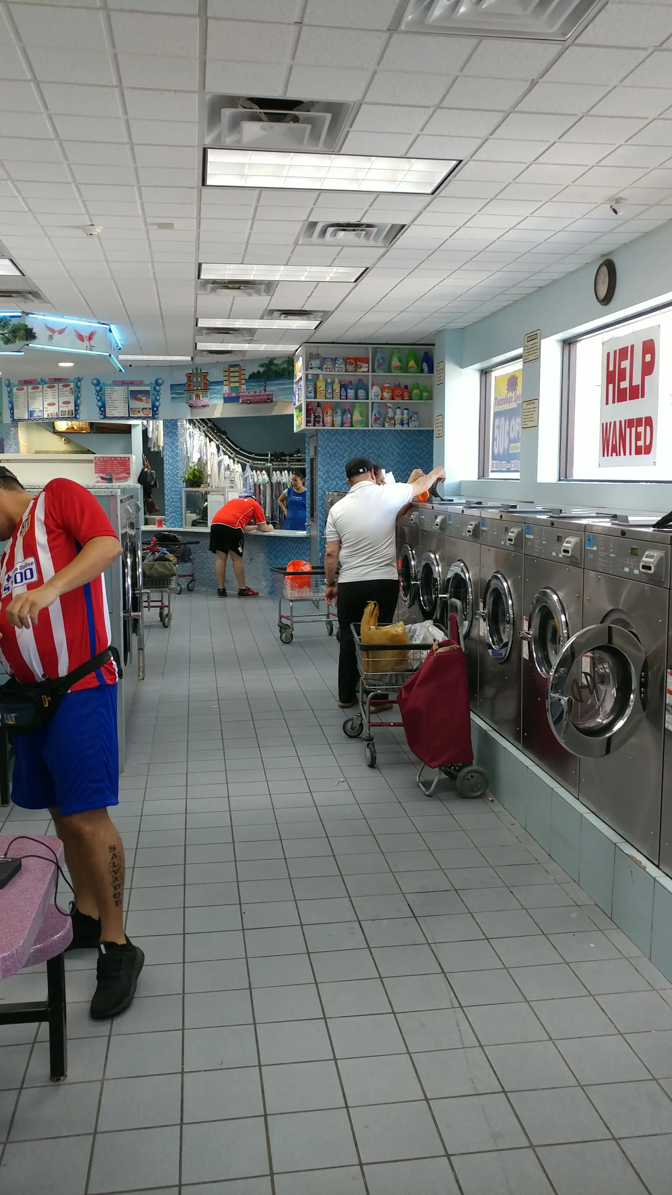 SuperWash Laundromat & Dry Cleaning - Image 15
