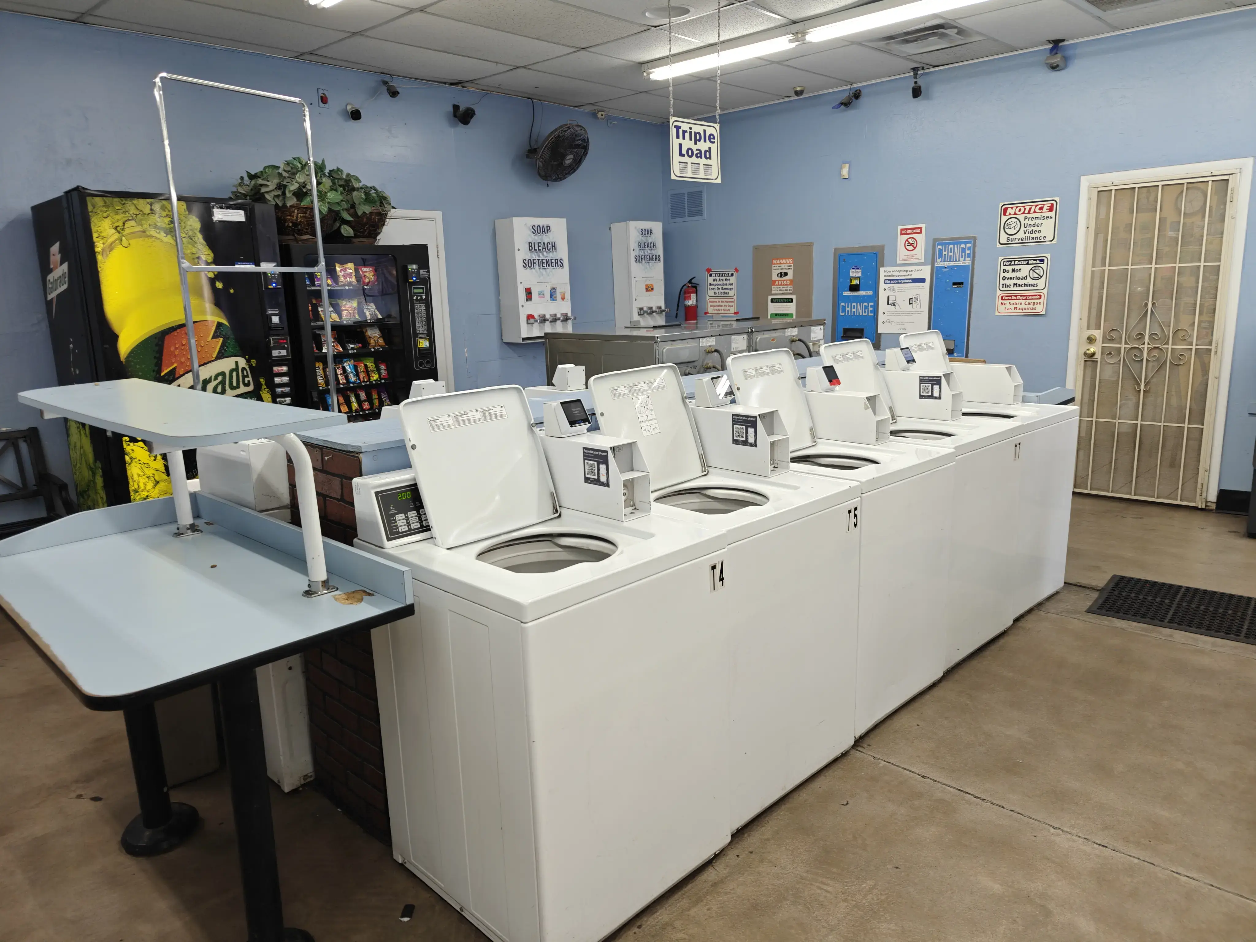 Superwash Laundromat - Image 2
