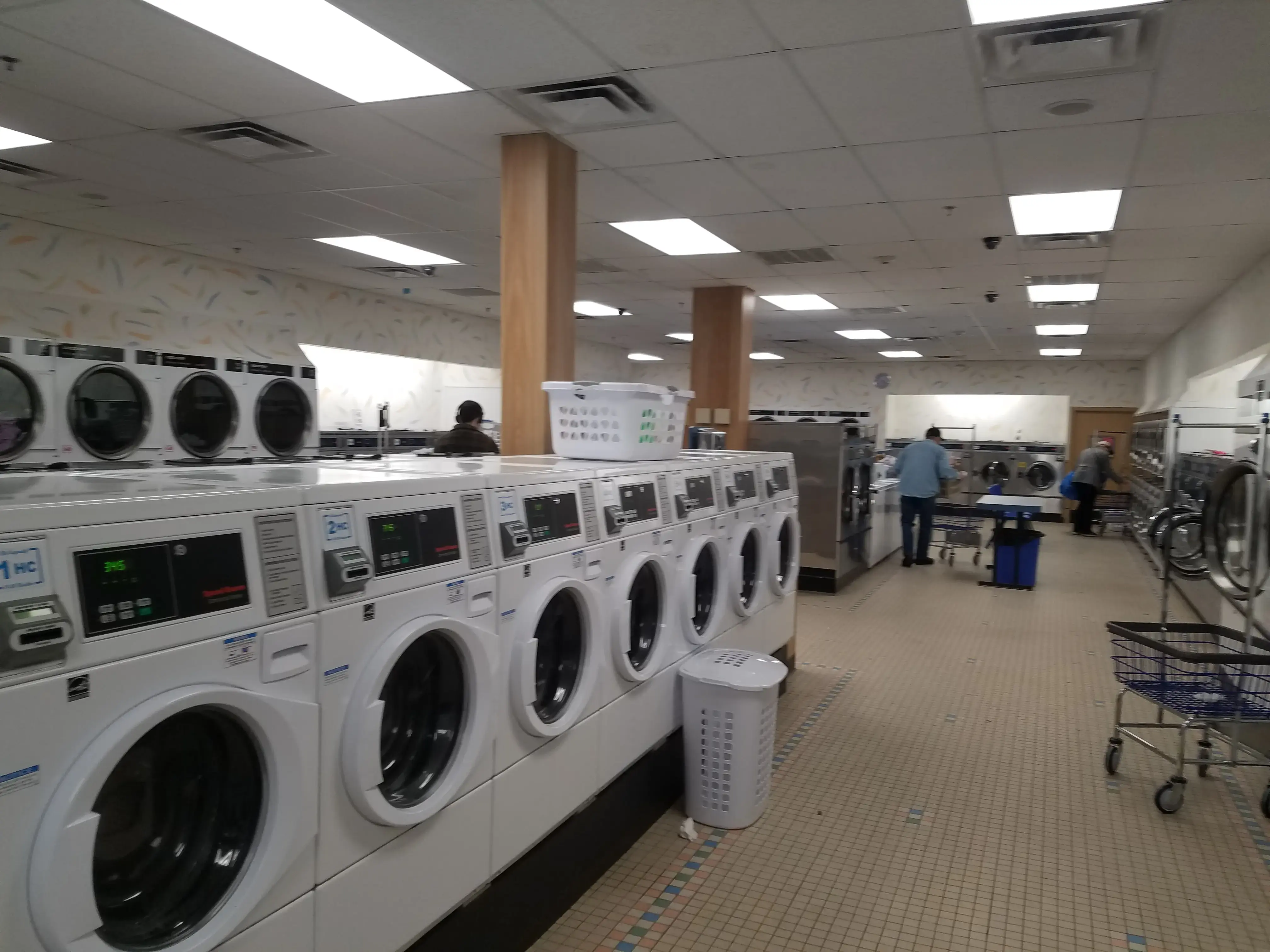 Superwash Self-Serve Laundromat thumbnail 8