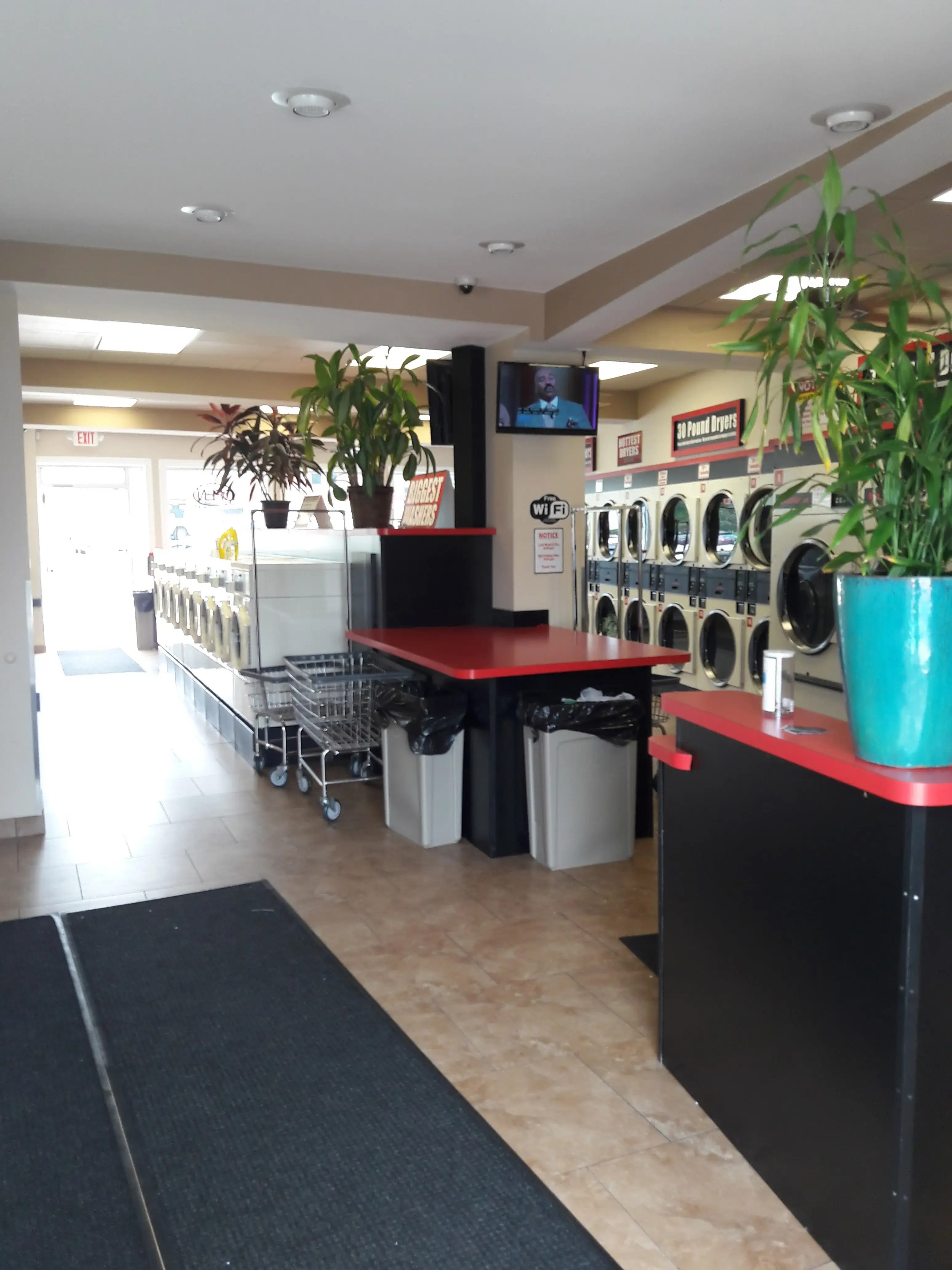 Supreme Clean Laundromat thumbnail 16