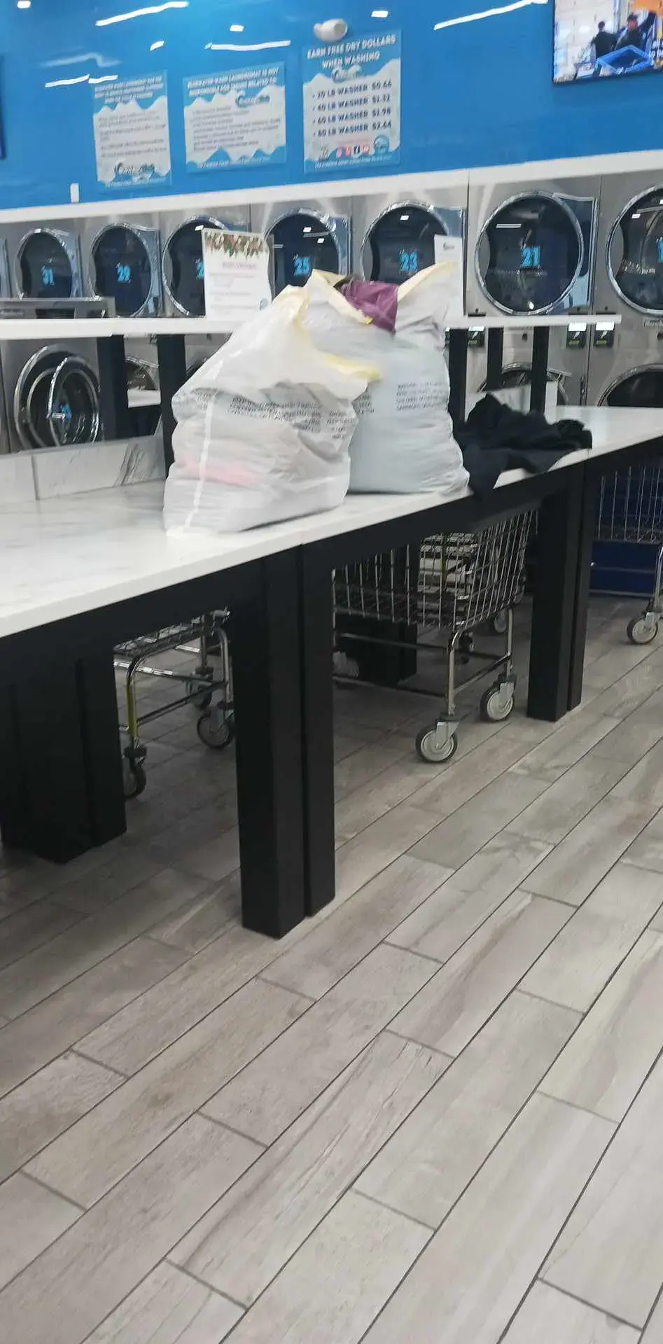 Supreme Clean Laundromat thumbnail 14