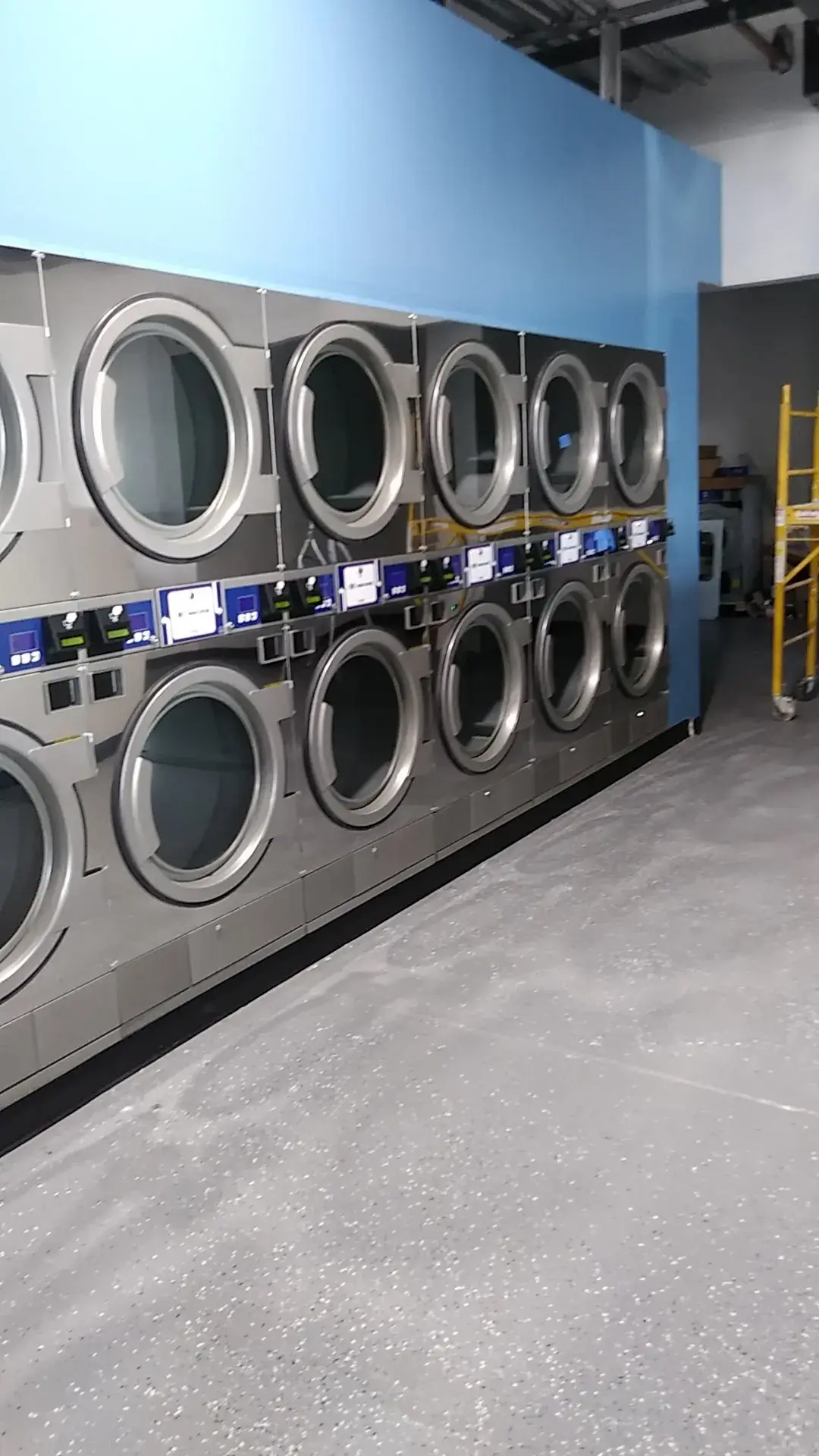 Supreme Clean Laundromat thumbnail 18