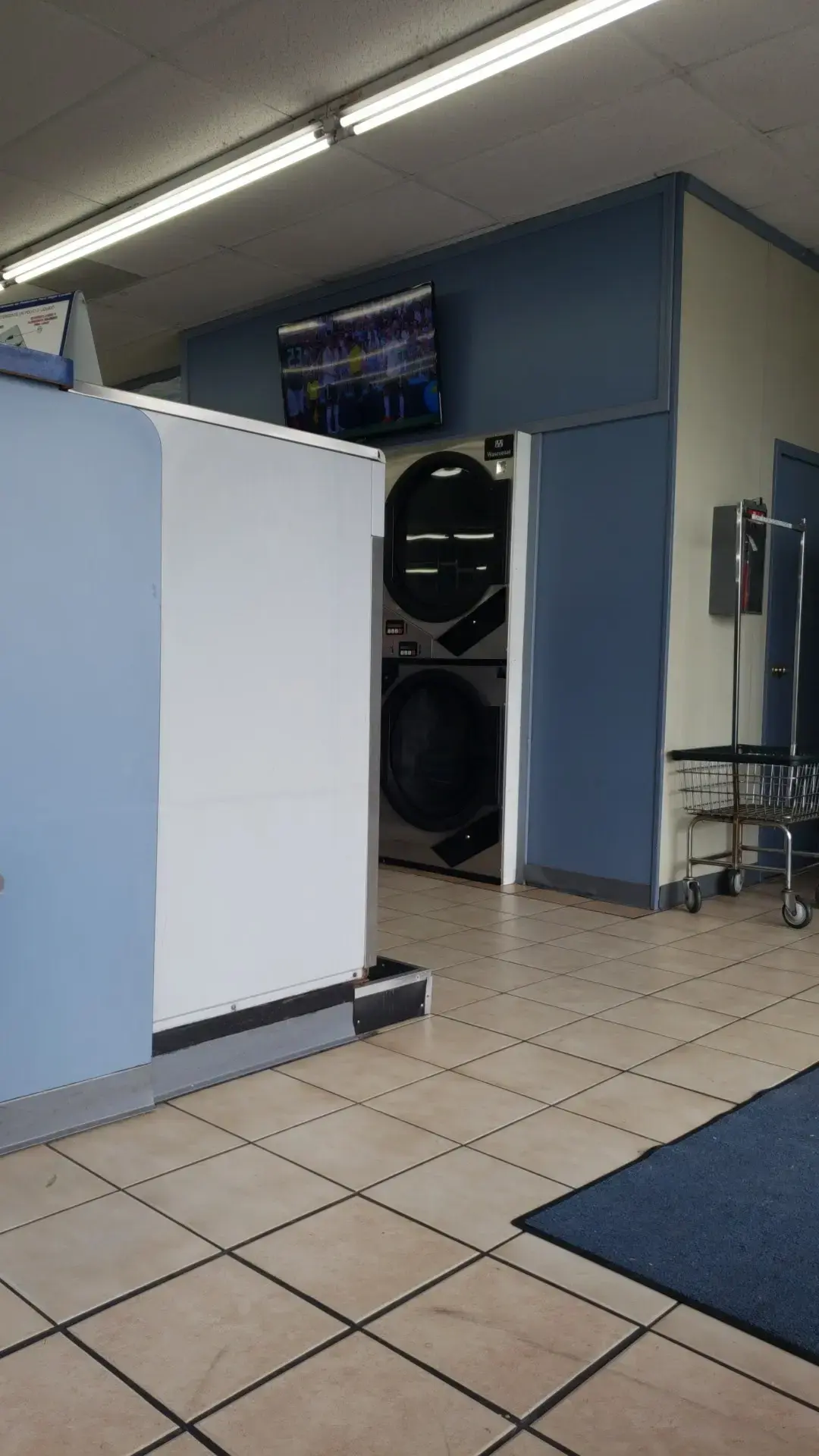 Supreme Clean Laundry Culver City thumbnail 7