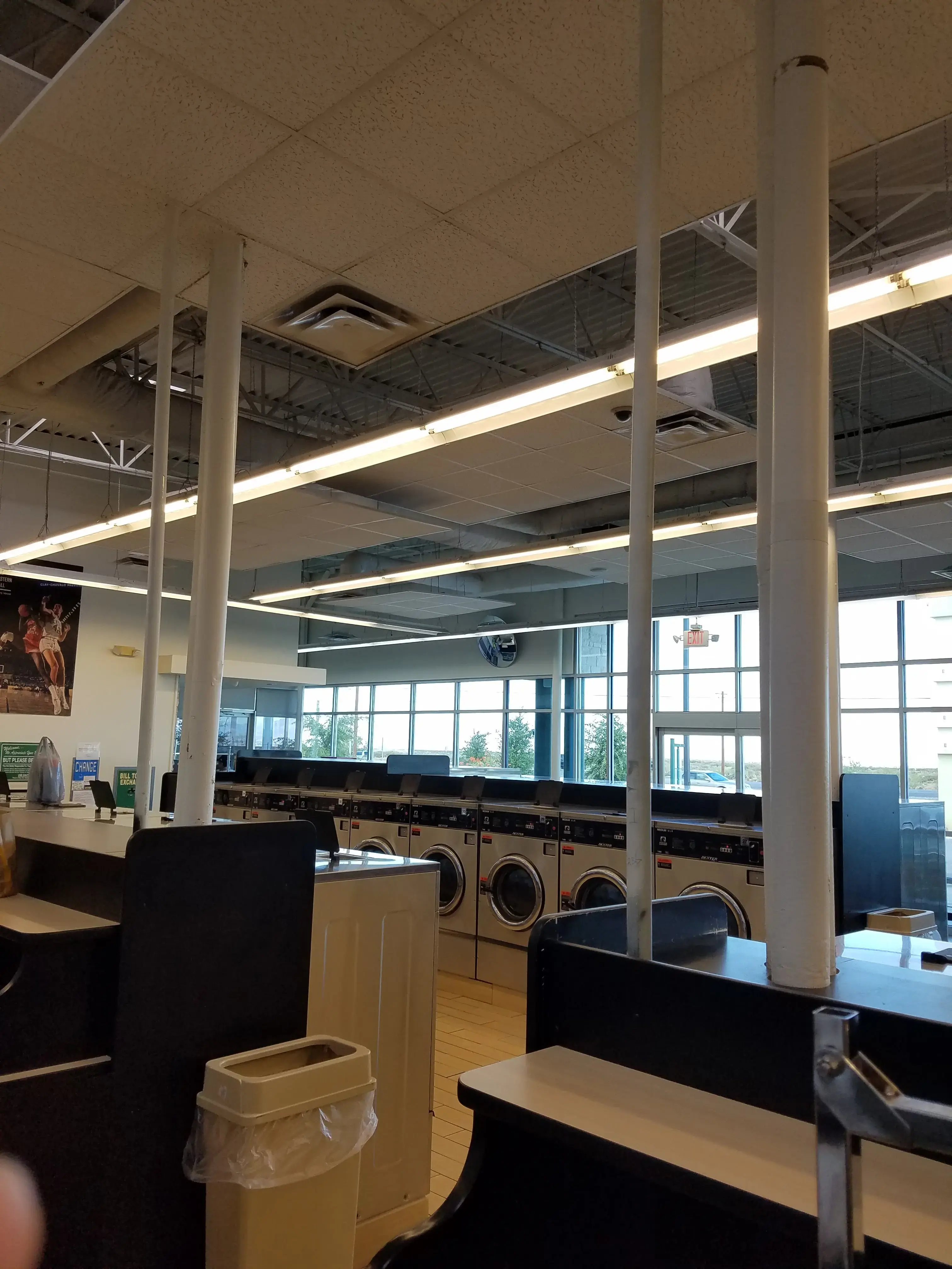 Supreme Laundromat & Cleaners - Image 6