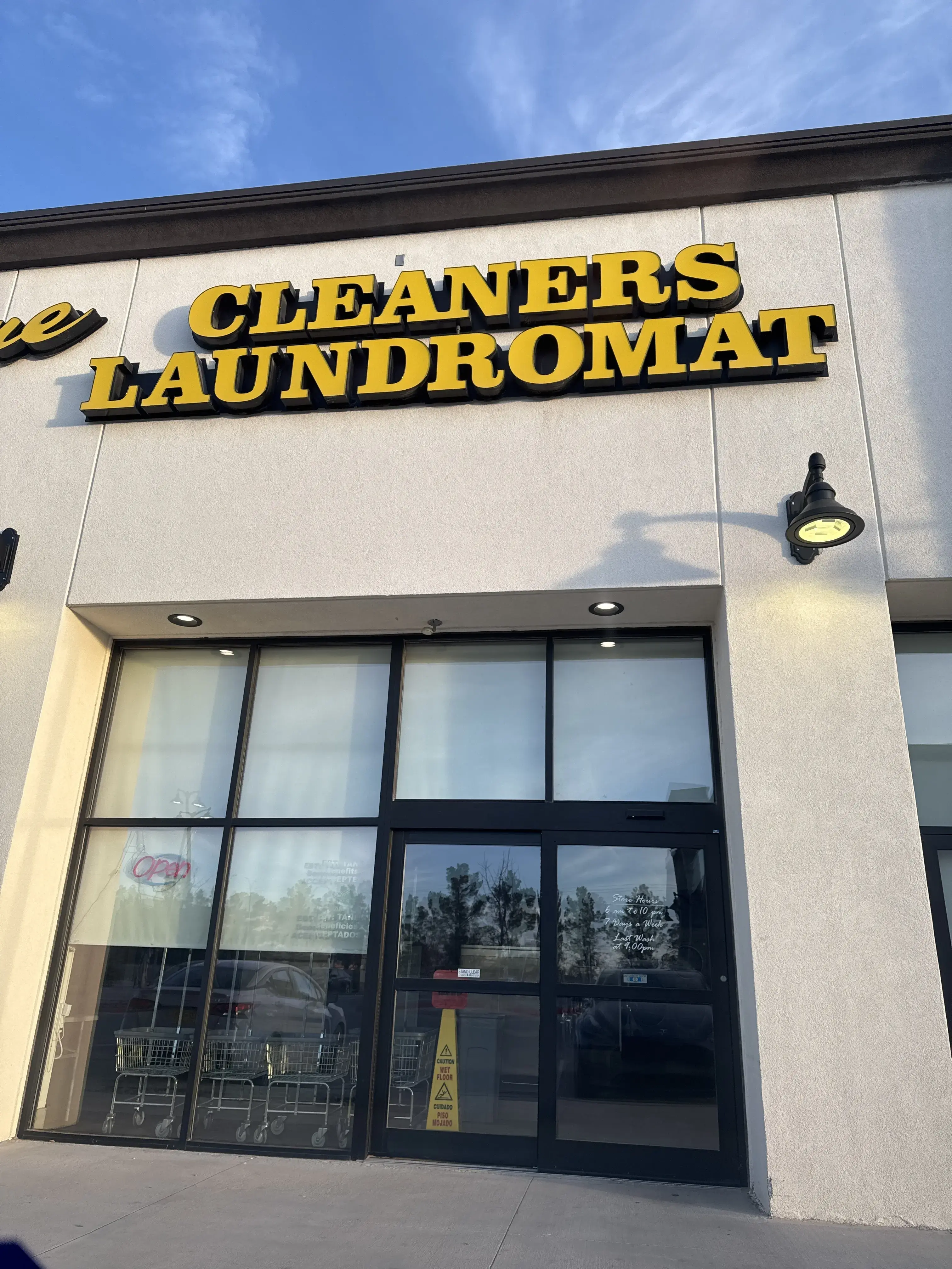 Supreme Laundromat & Cleaners thumbnail 17