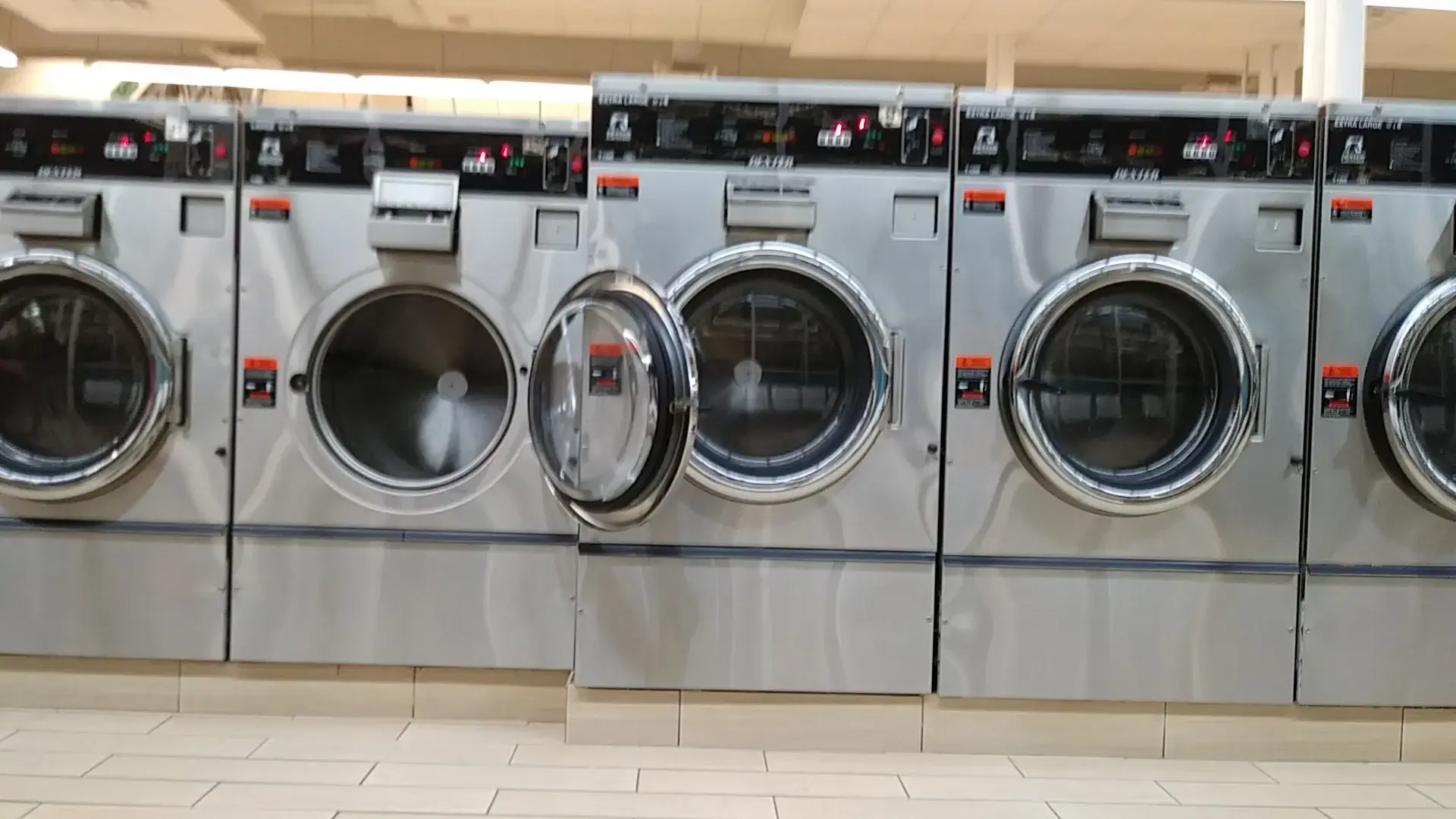 Supreme Laundromat & Cleaners thumbnail 16