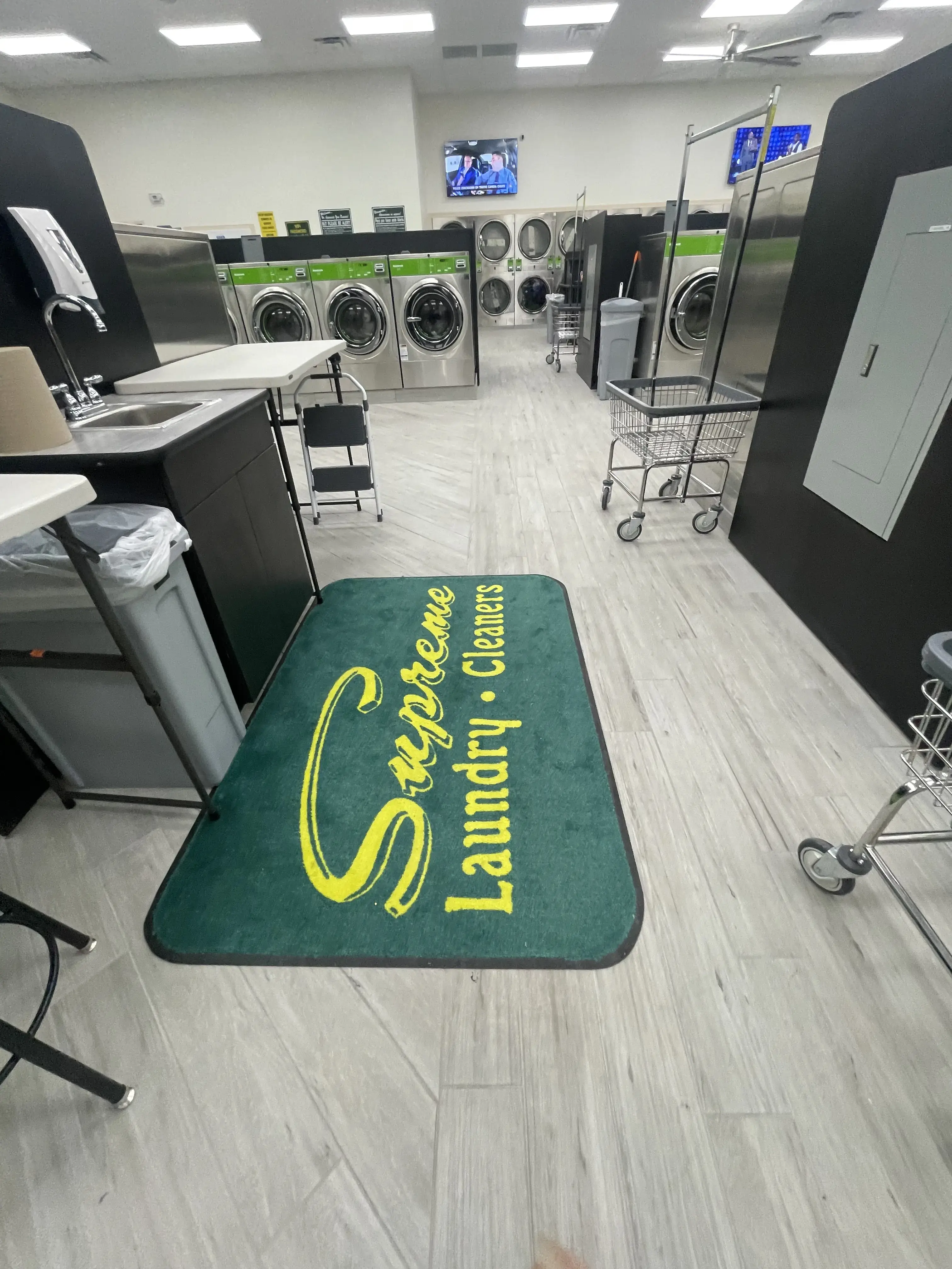 Supreme Laundromat & Cleaners - Image 12