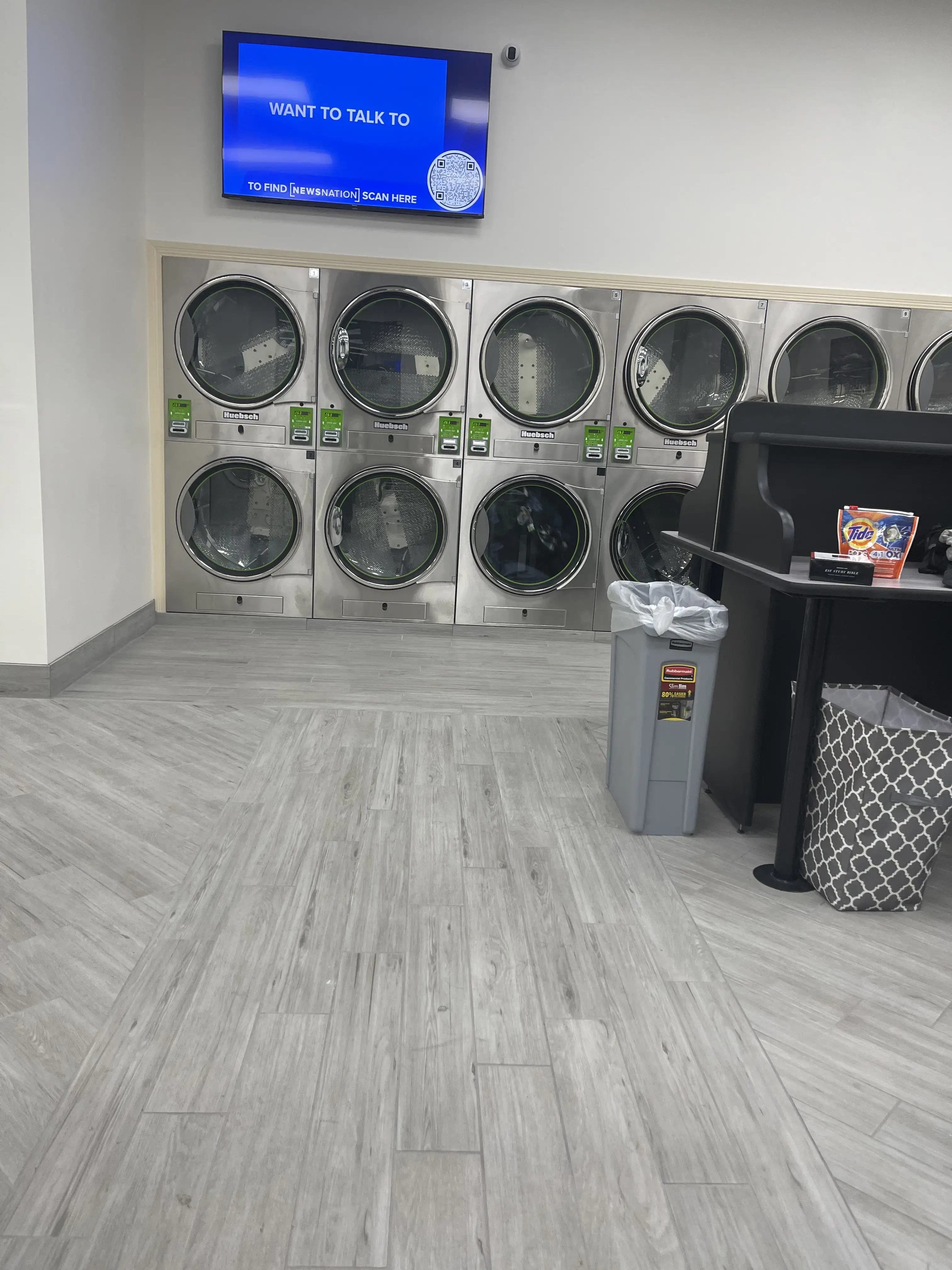 Supreme Laundromat & Cleaners thumbnail 6