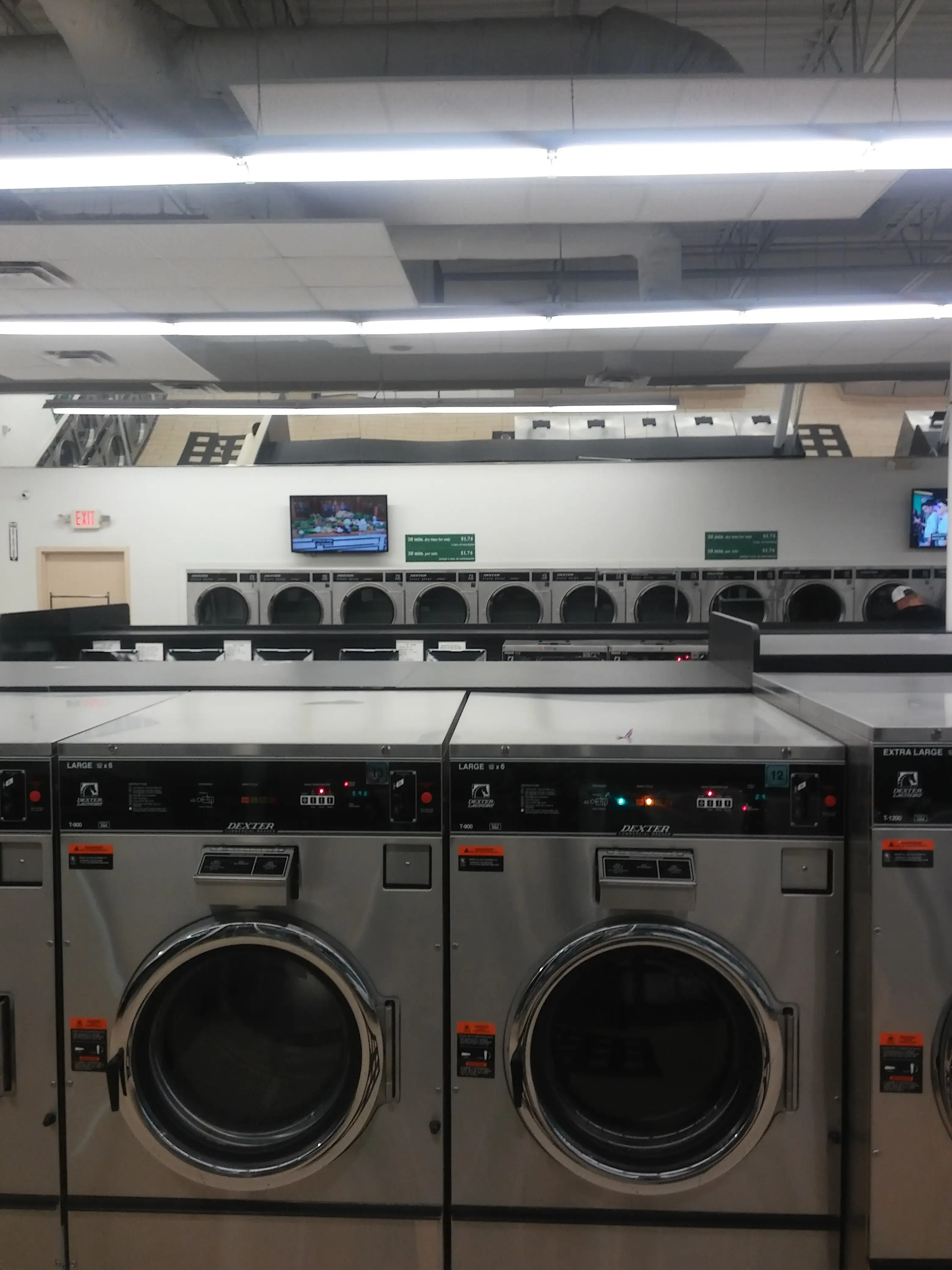 Supreme Laundromat & Cleaners - Image 7