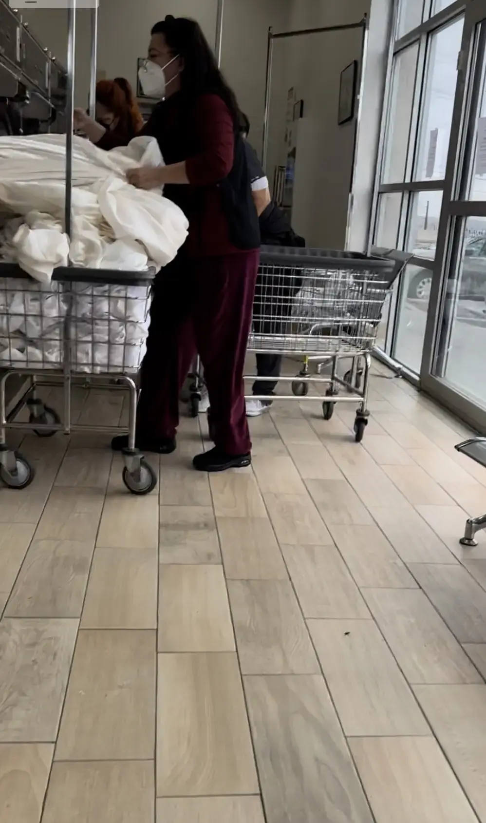 Supreme Laundromat & Cleaners - Image 3